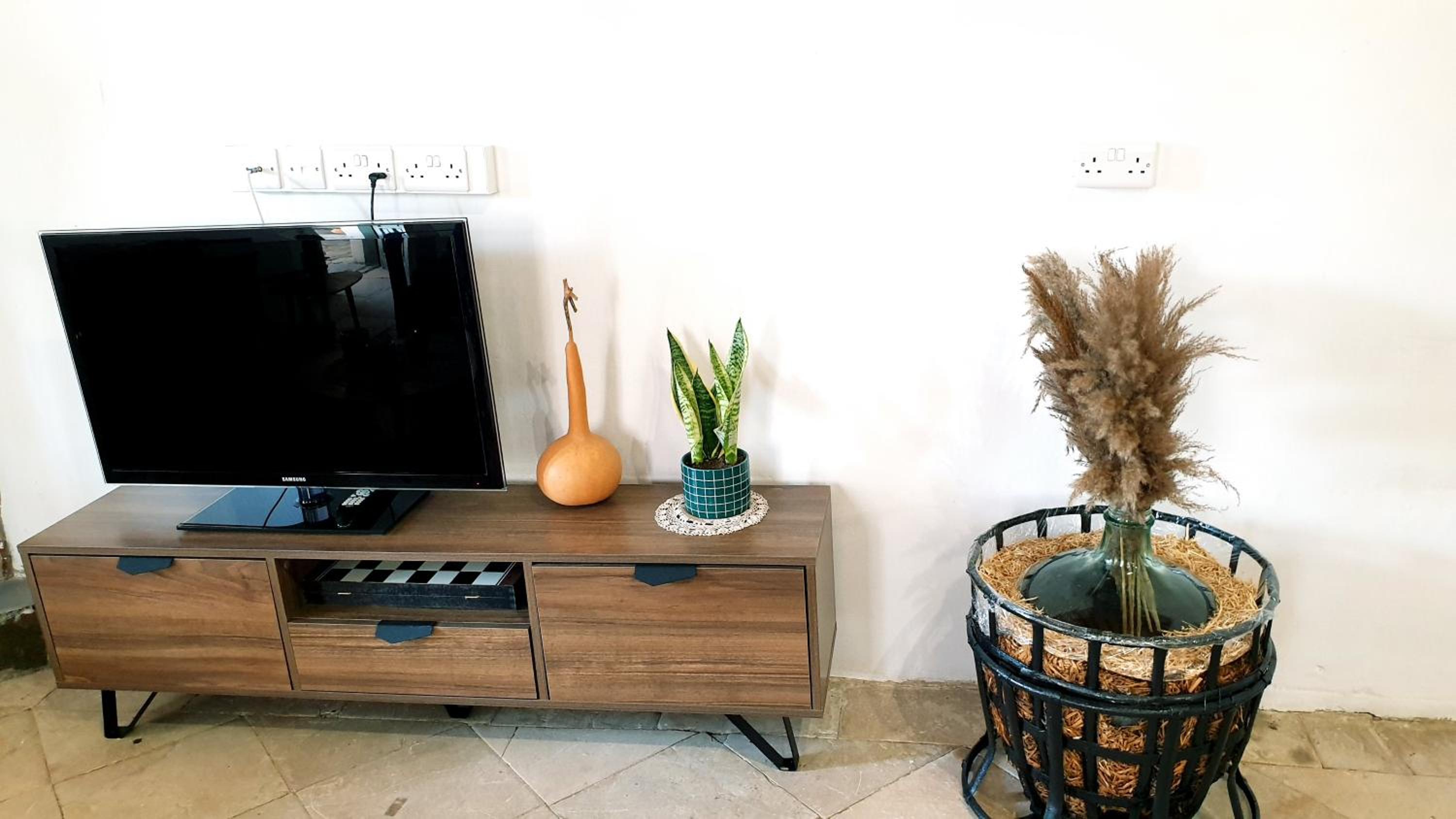 Traditional adobe house in Evrychou with cozy garden and fireplace!