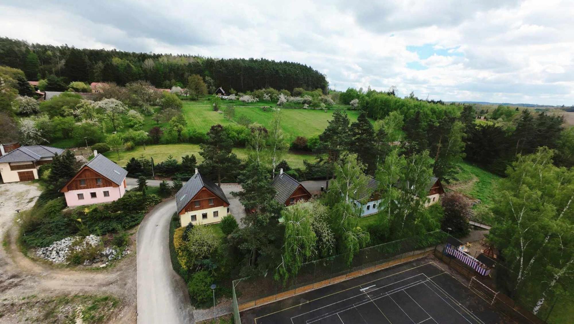 Resort Koloděje - oranžový dům