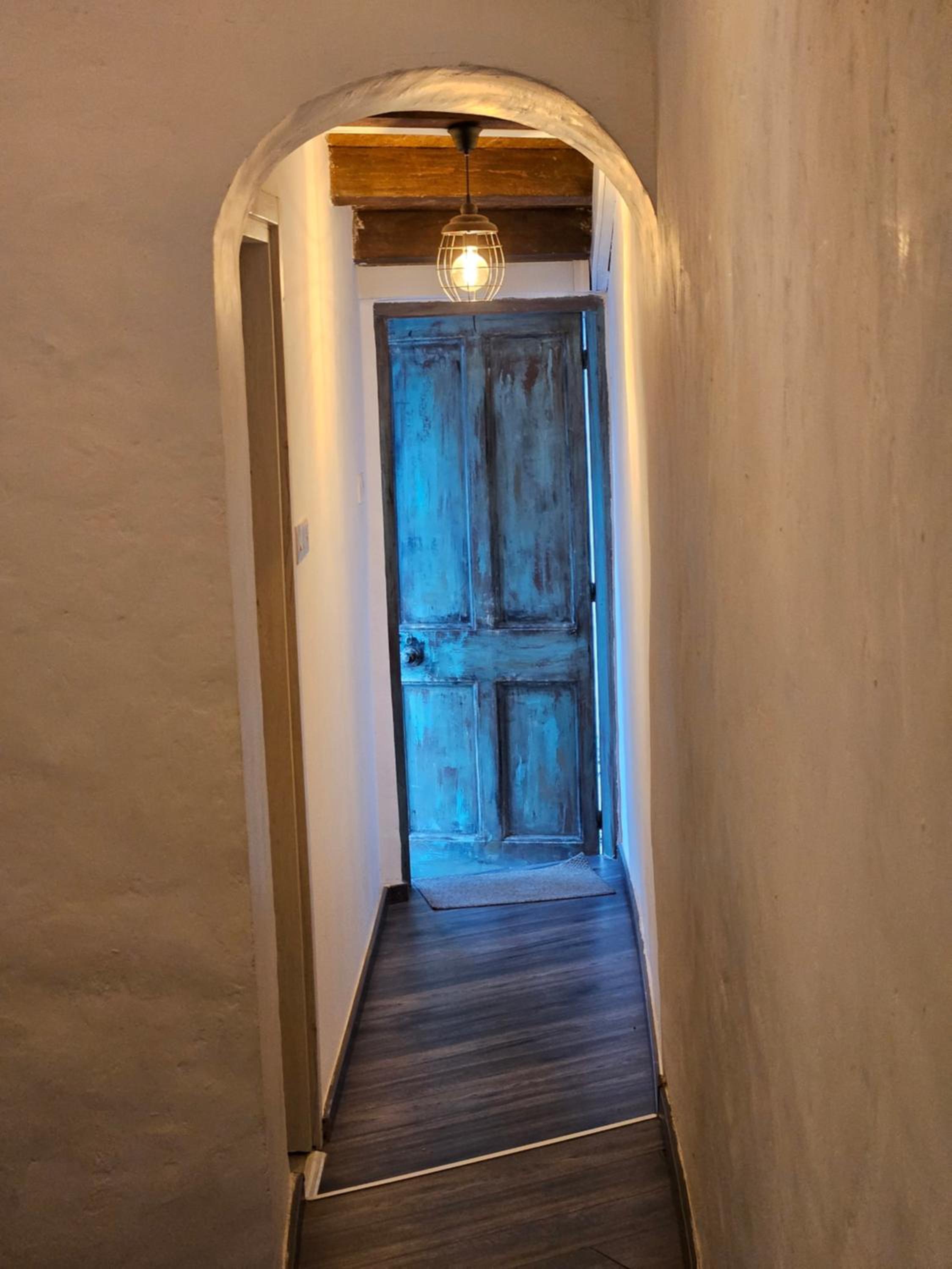 Traditional adobe house in Evrychou with cozy garden and fireplace!