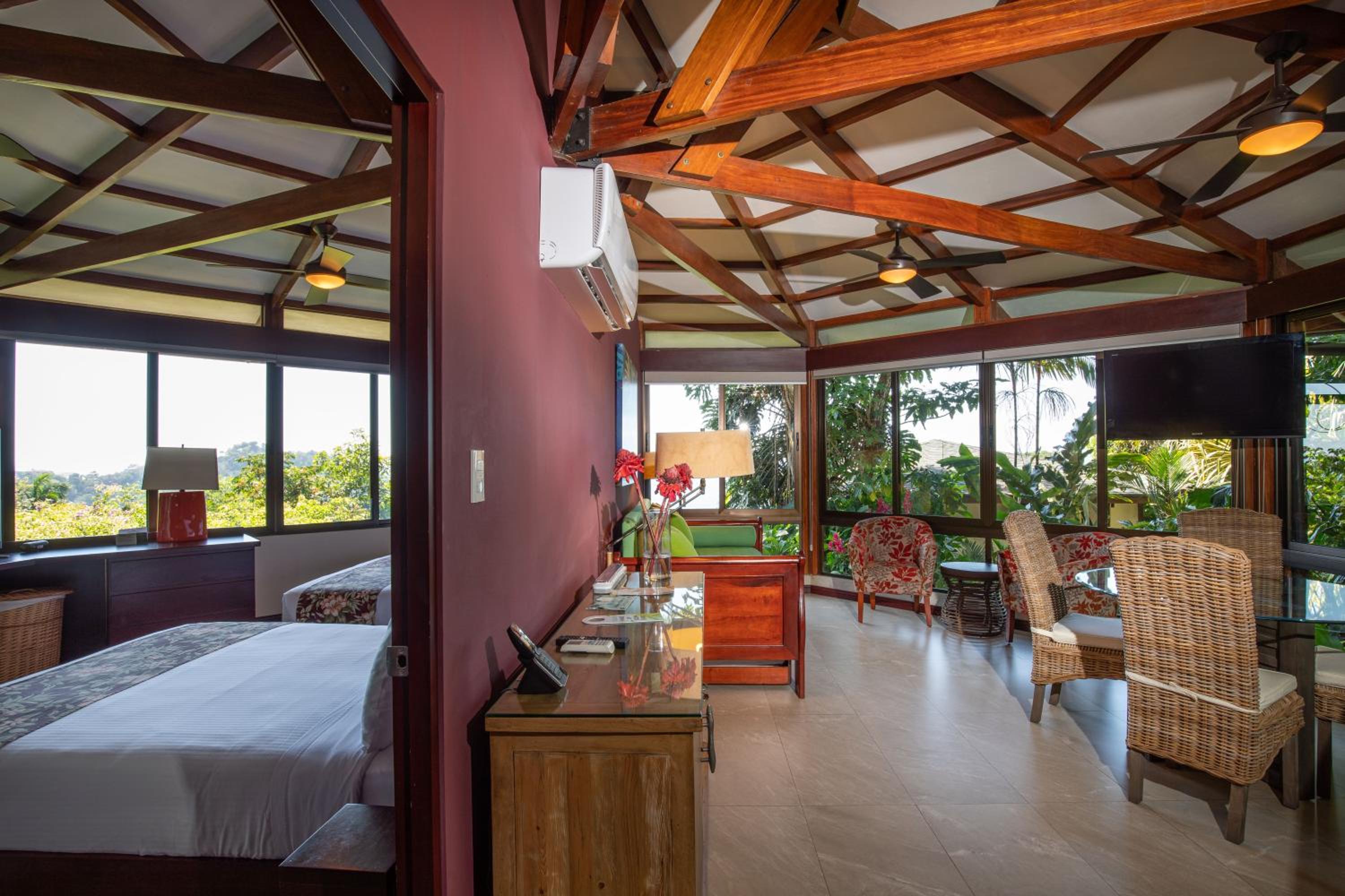 Tulemar Resort