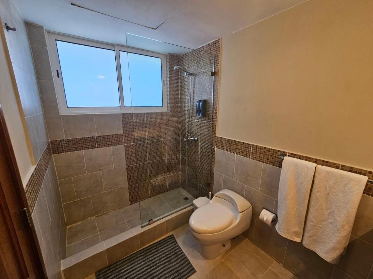 Playa Turquesa 3BR • BBQ • Oceanfront Stay