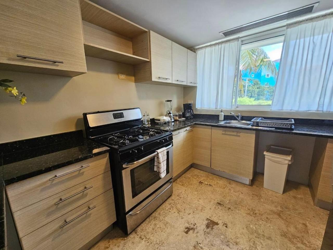 Playa Turquesa 3BR • BBQ • Oceanfront Stay