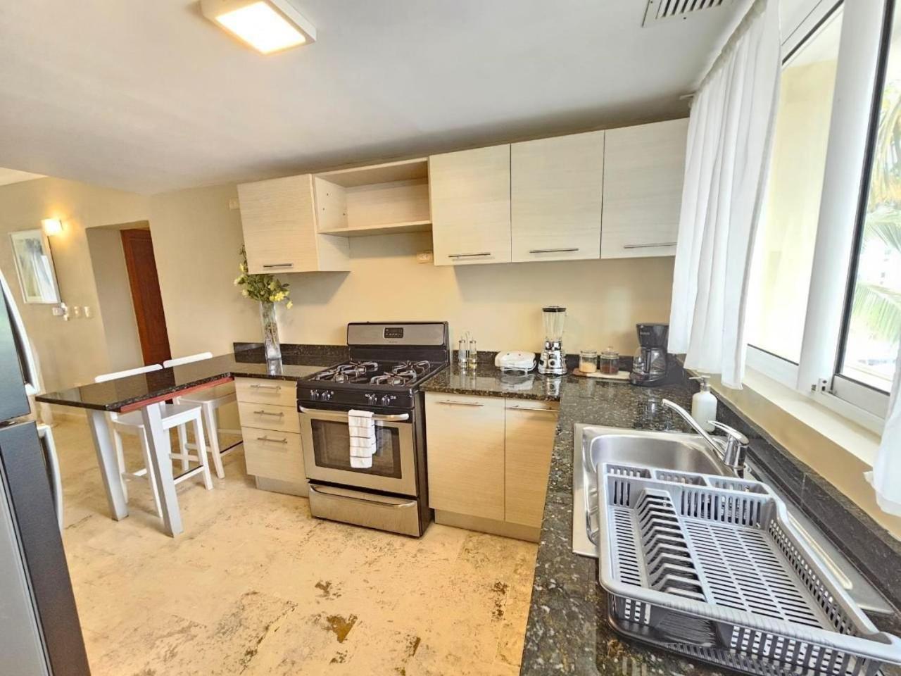 Playa Turquesa 3BR • BBQ • Oceanfront Stay