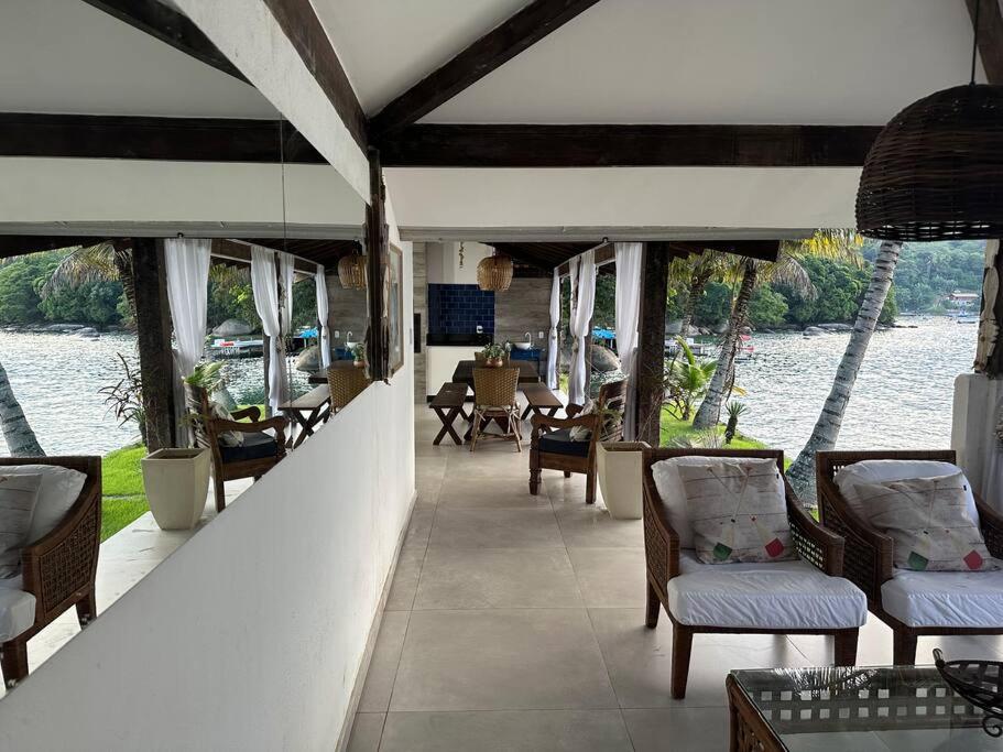 Casa de veraneio com deck em Passa Terra, Ilha Grande