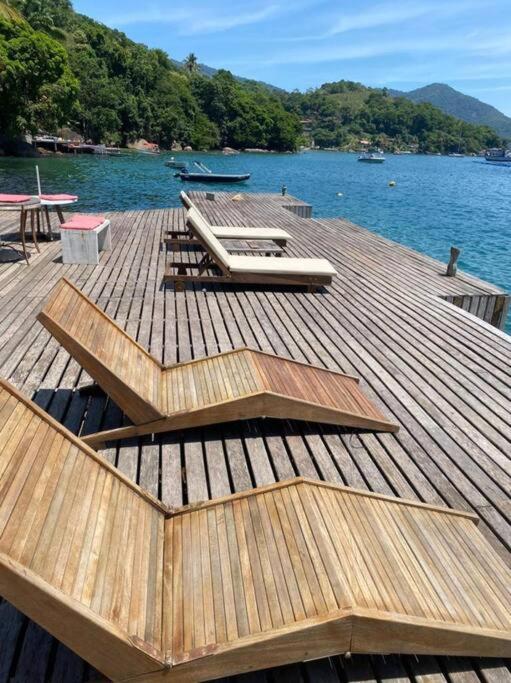 Casa de veraneio com deck em Passa Terra, Ilha Grande