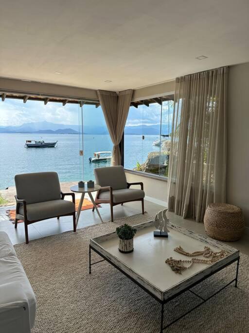 Casa de veraneio com deck em Passa Terra, Ilha Grande