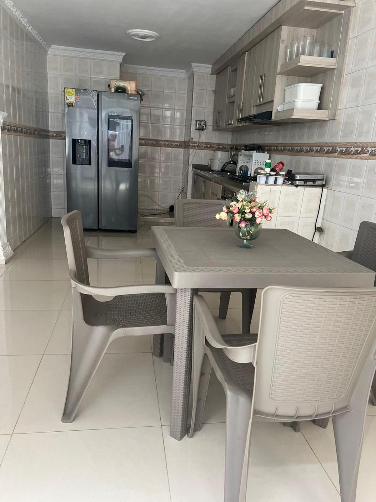 APARTAMENTO CLIMATIZADO 12 PERSONAS - 3 HABITACIONES EXCELENTE UBICACION- MINIMO 3 NOCHES