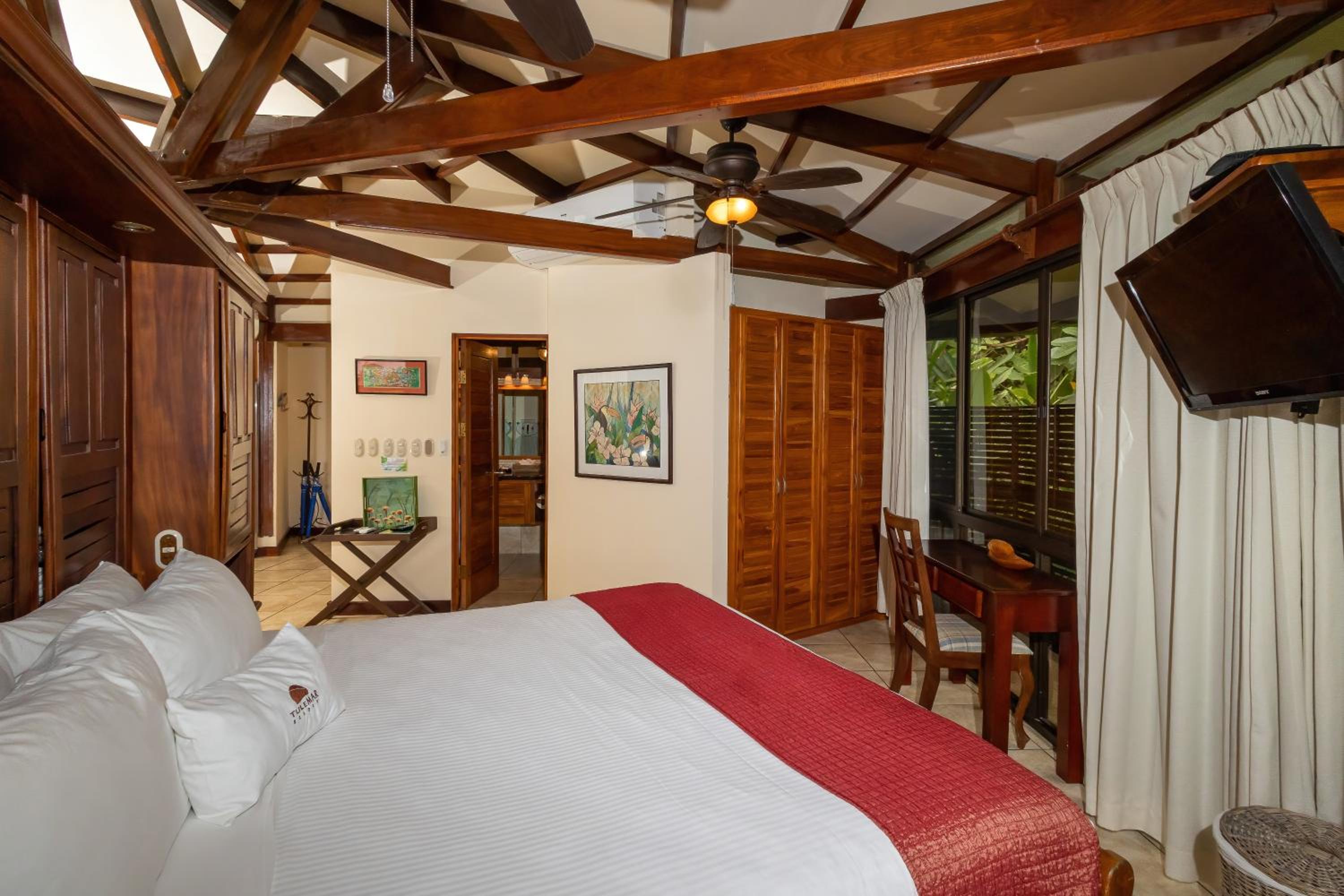 Tulemar Resort