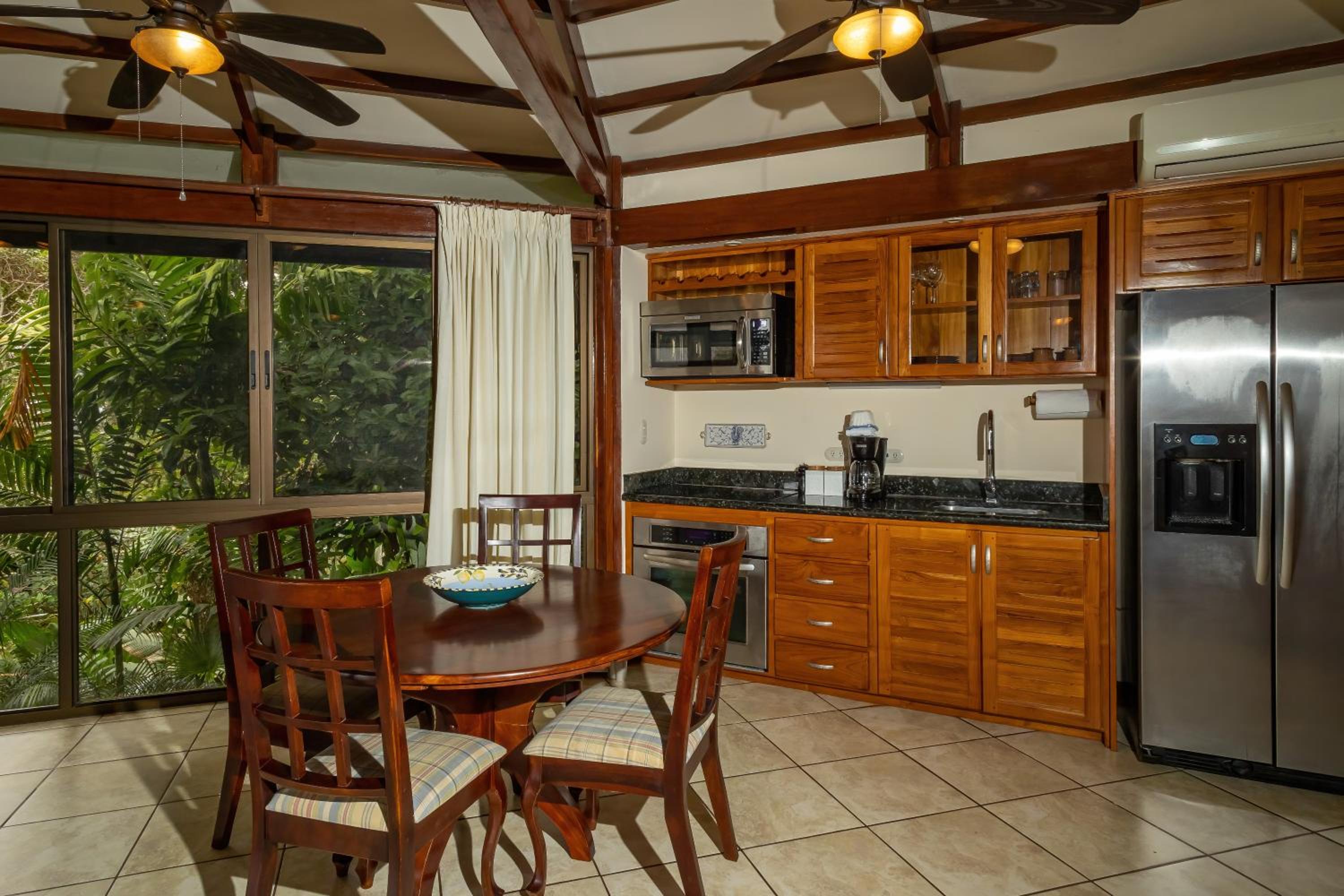Tulemar Resort