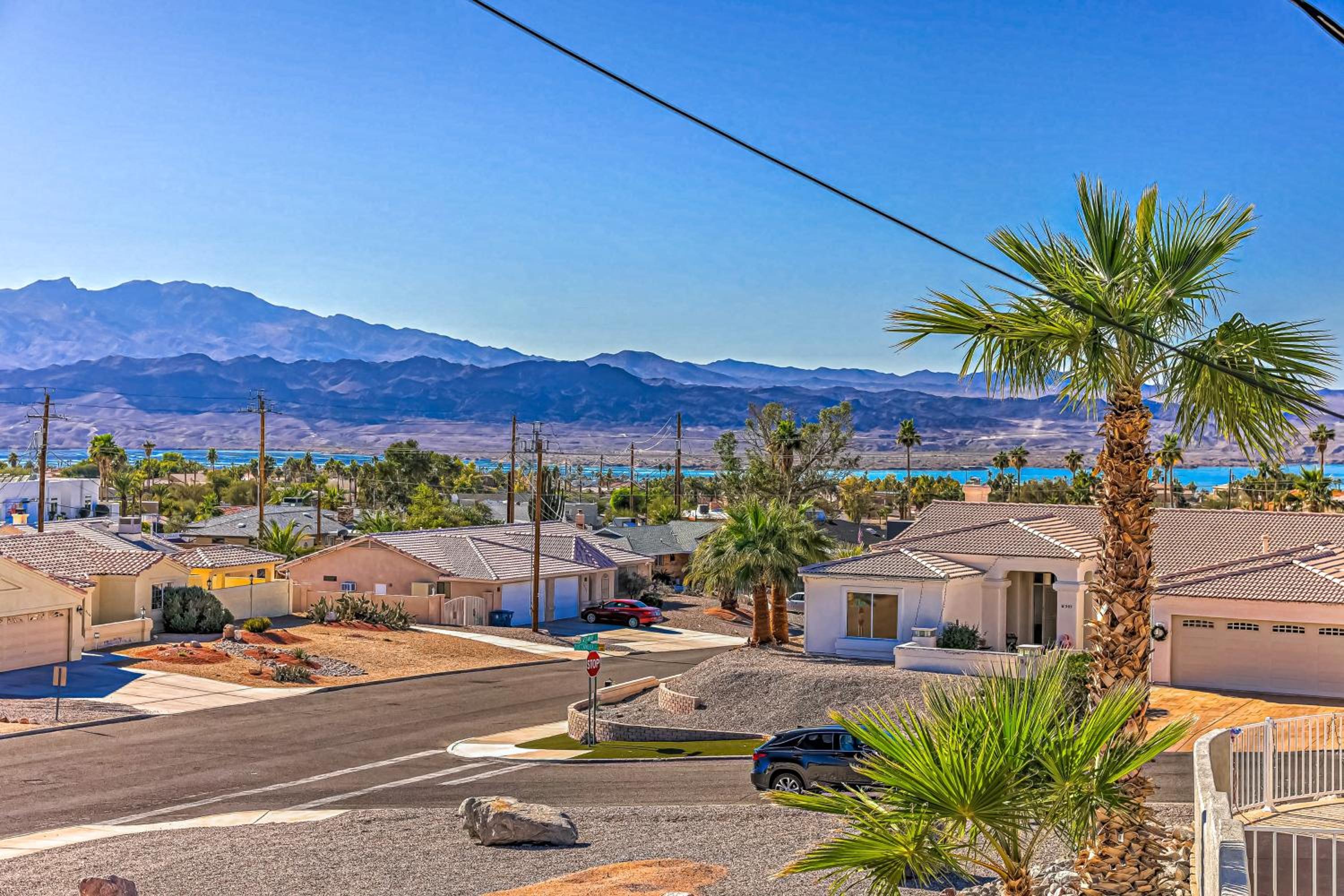 Poolside Bliss Pet-Friendly Lake Havasu City Gem