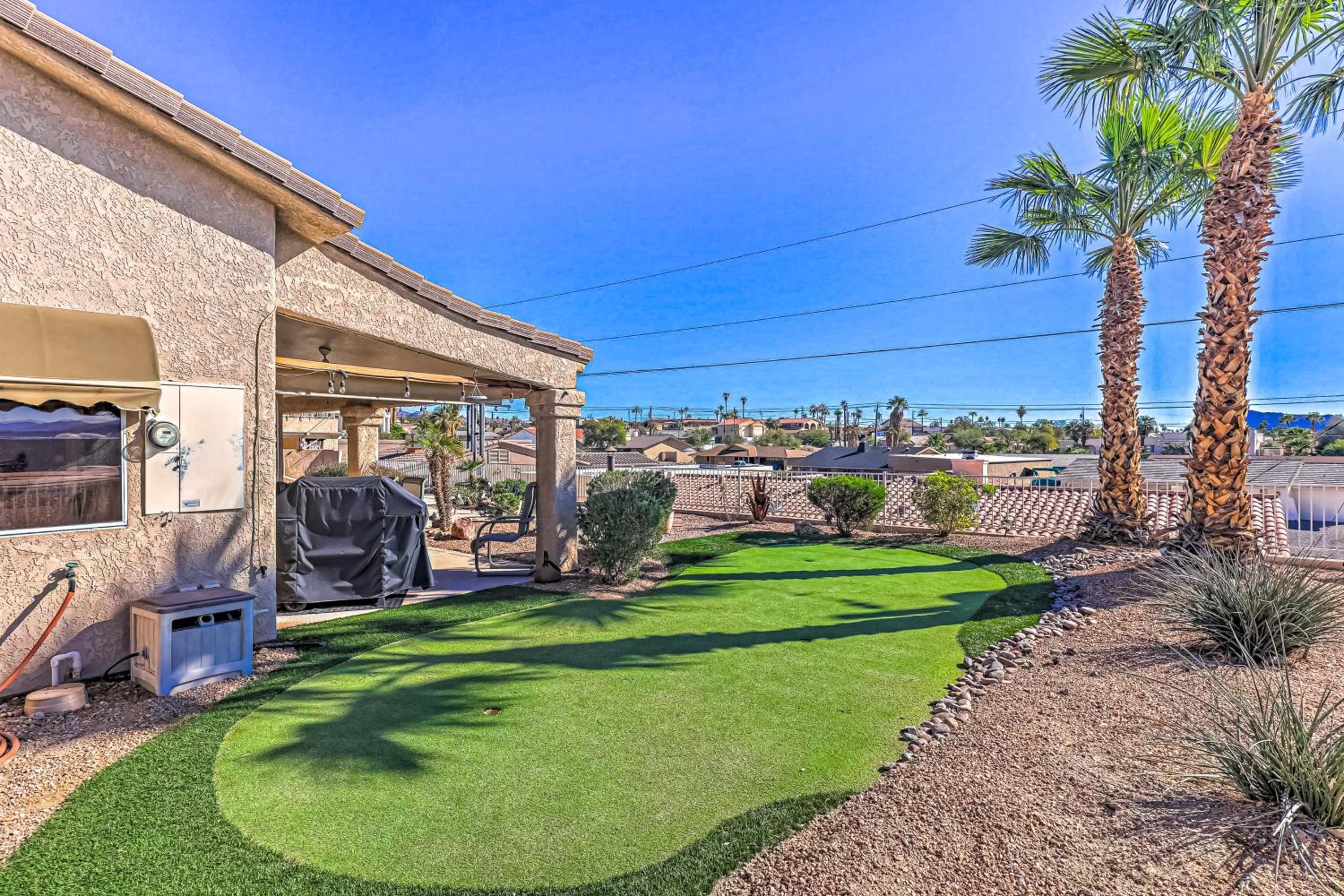 Poolside Bliss Pet-Friendly Lake Havasu City Gem