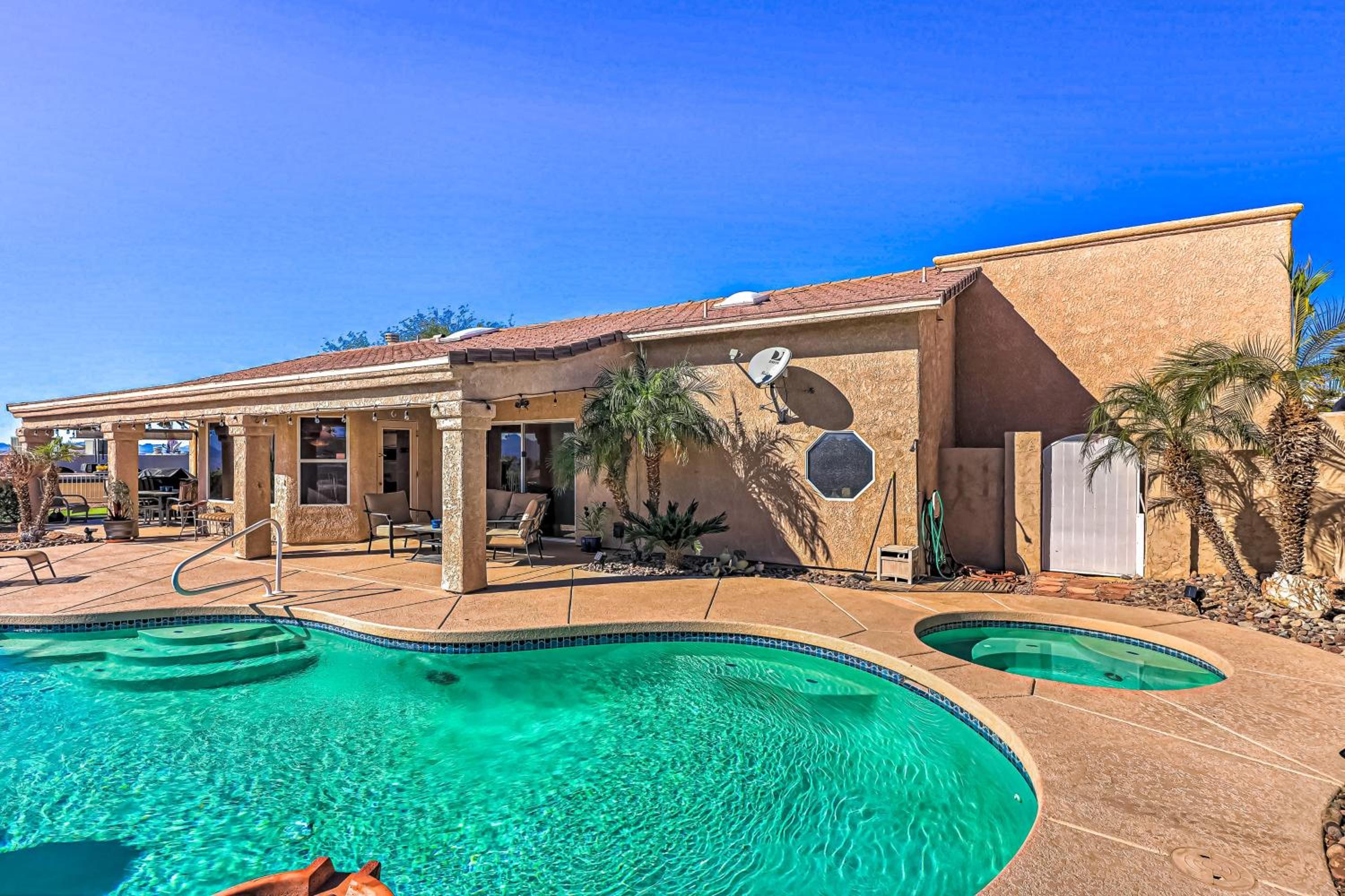 Poolside Bliss Pet-Friendly Lake Havasu City Gem