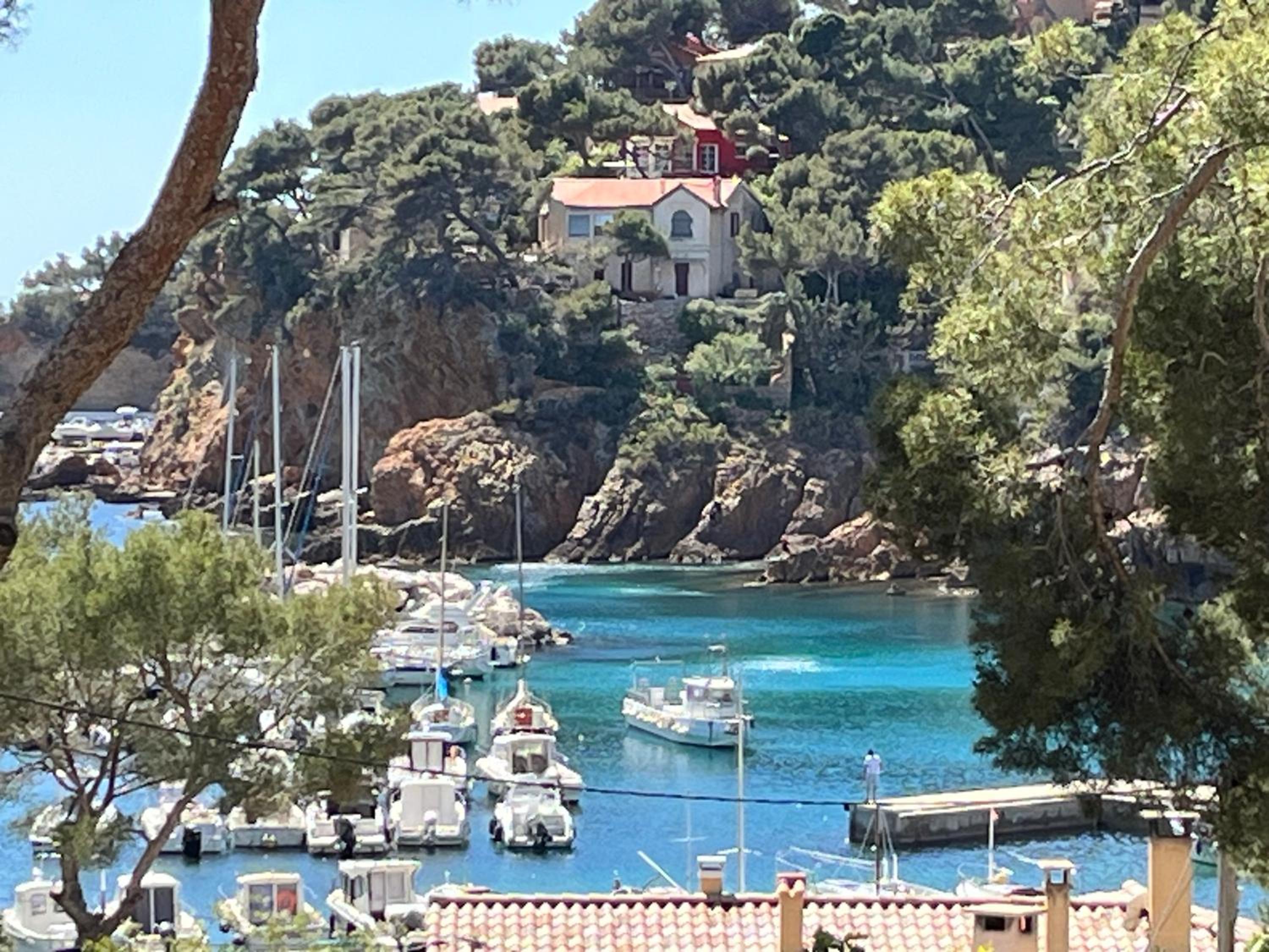 La Casa Calanquaise - Mer à 250m accessible à pied - T2 Spacieux indépendant - Terrasse Ombragée