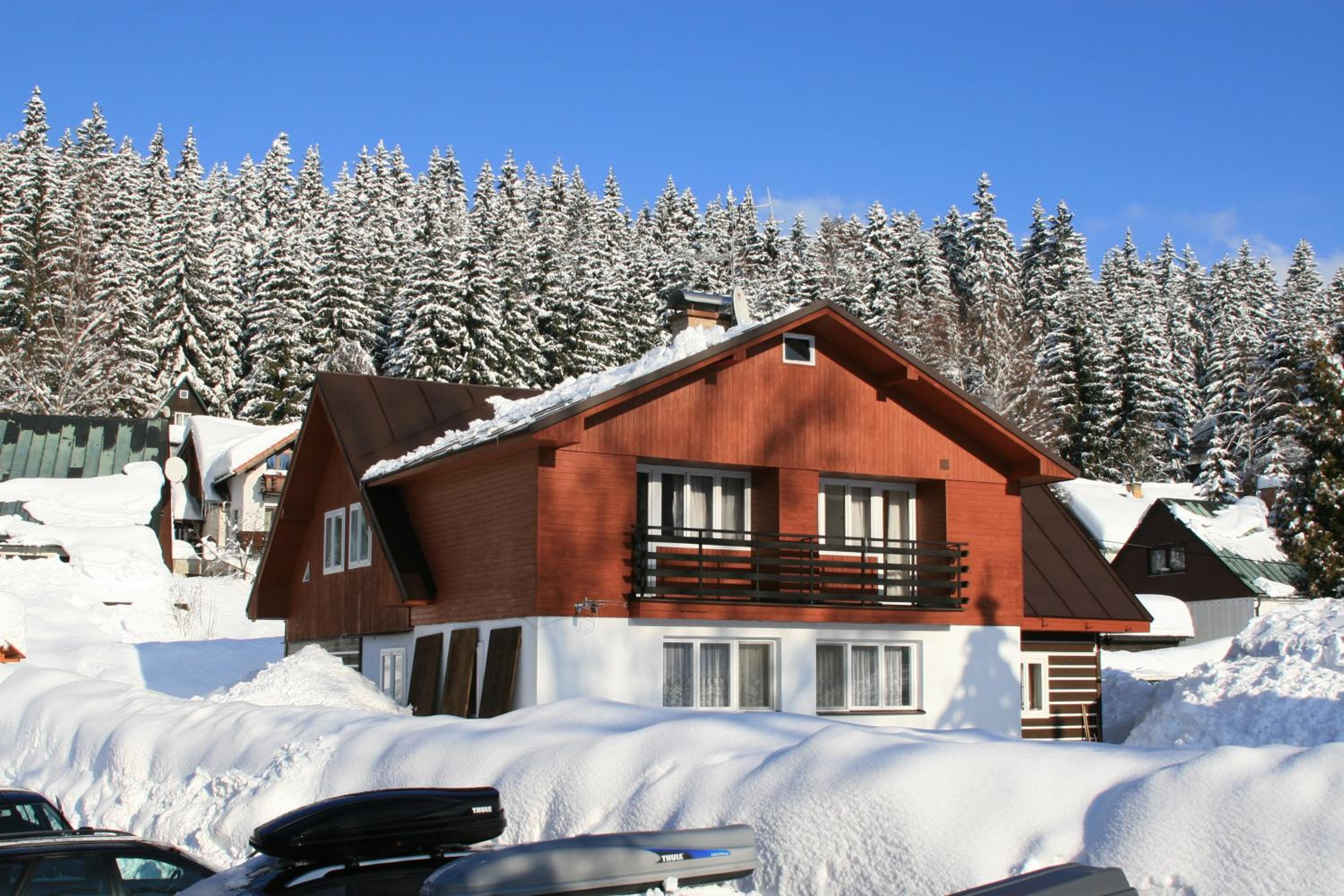 Chalet Schäfer s vyhřívaným bazénem se slanou vodou a saunou view 2