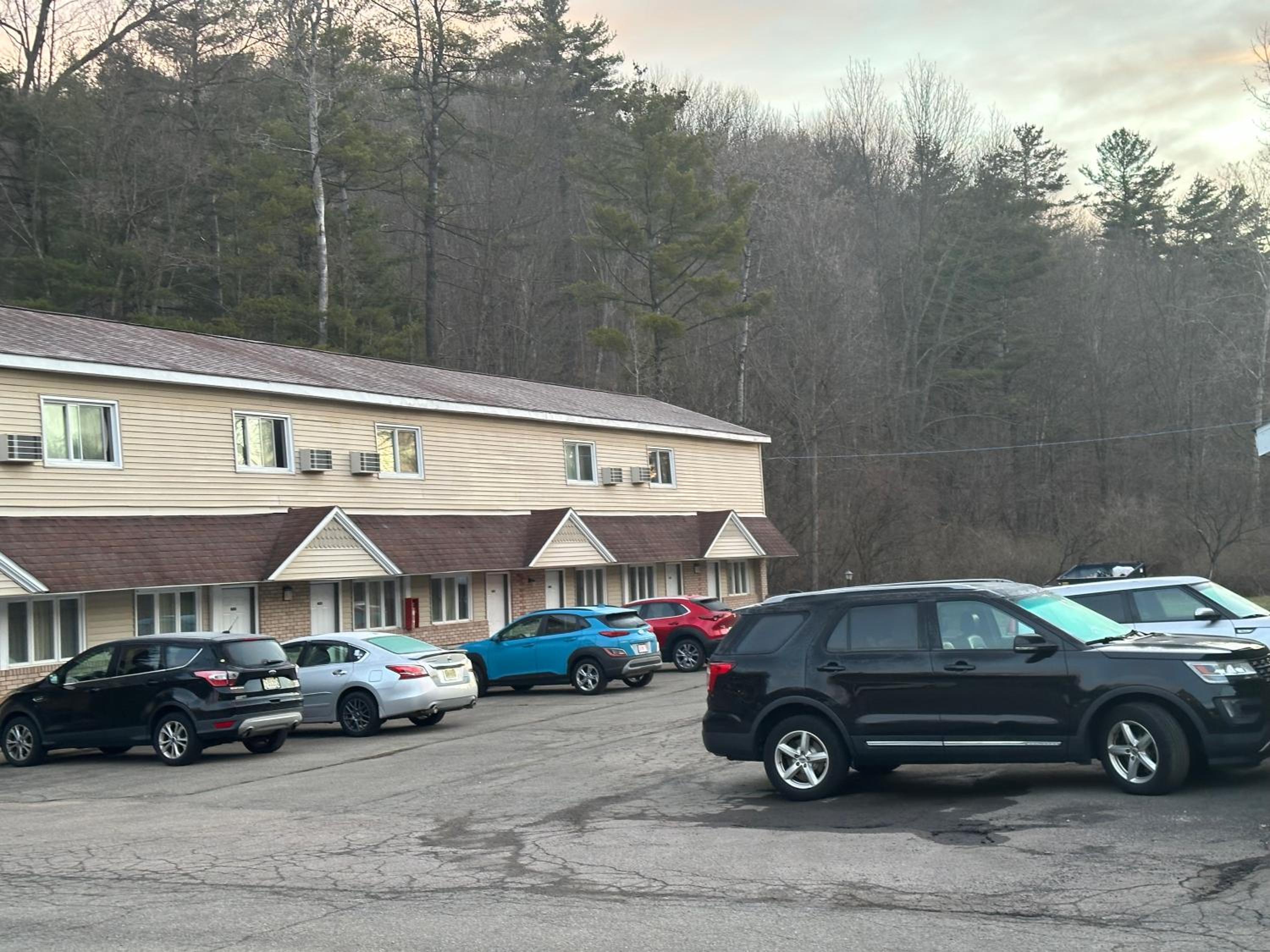 Economy Inn view 5