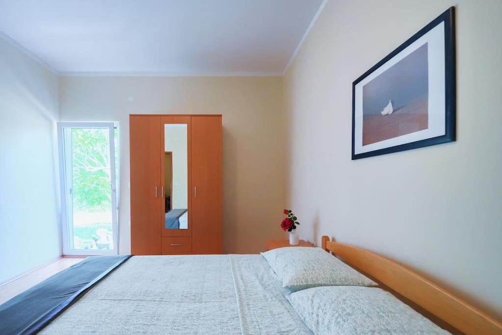 RENATOEMILIA spacious apartment with courtyard