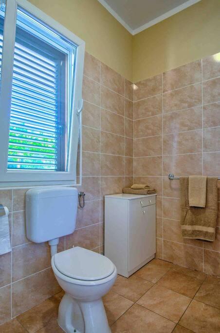 RENATOEMILIA spacious apartment with courtyard