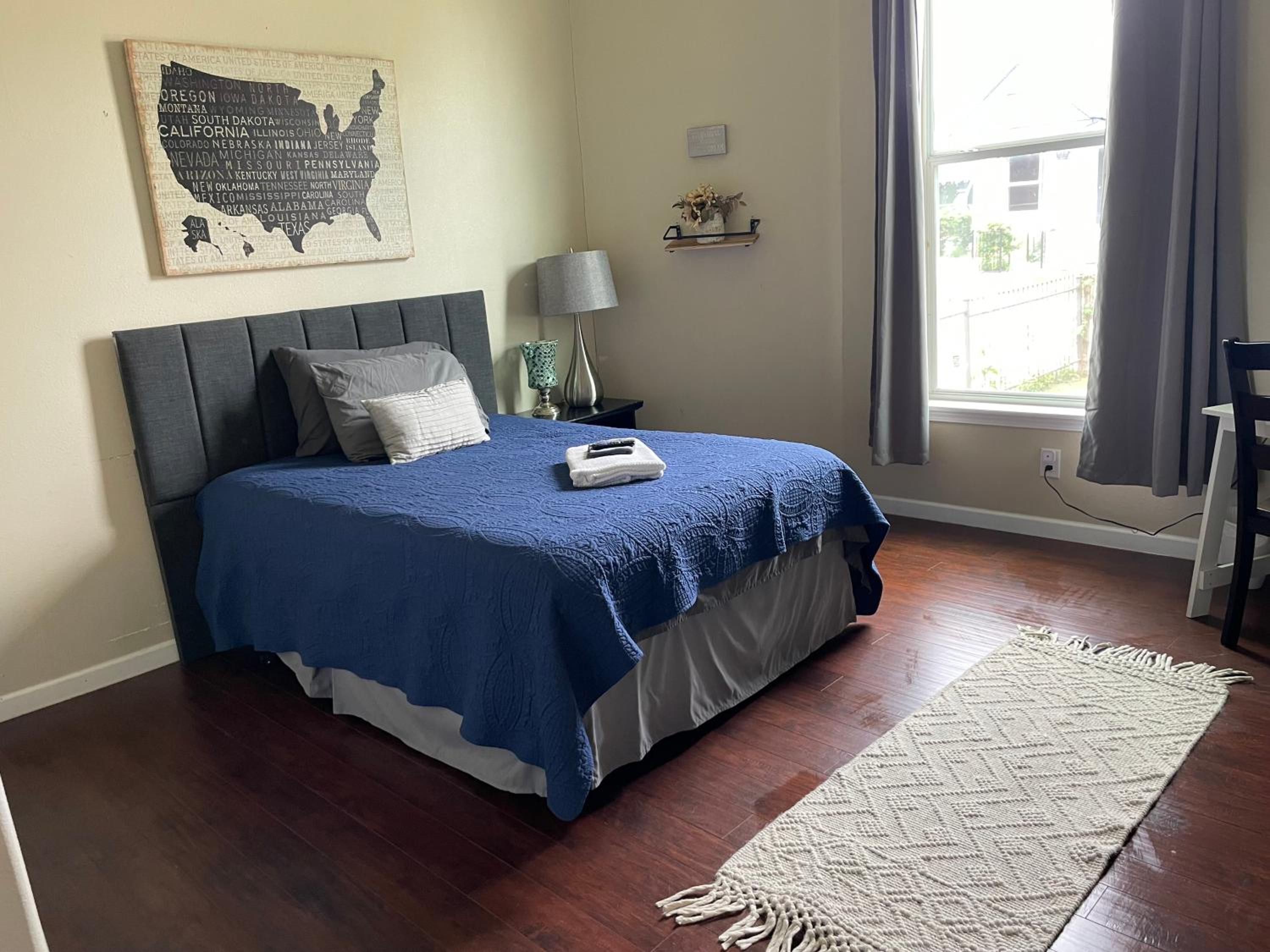 Private rooms in Texas home - Walk to Dwntwn San Antonio view 5