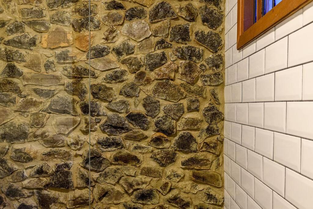 Casa de Piedra - Pousada NaCarapina