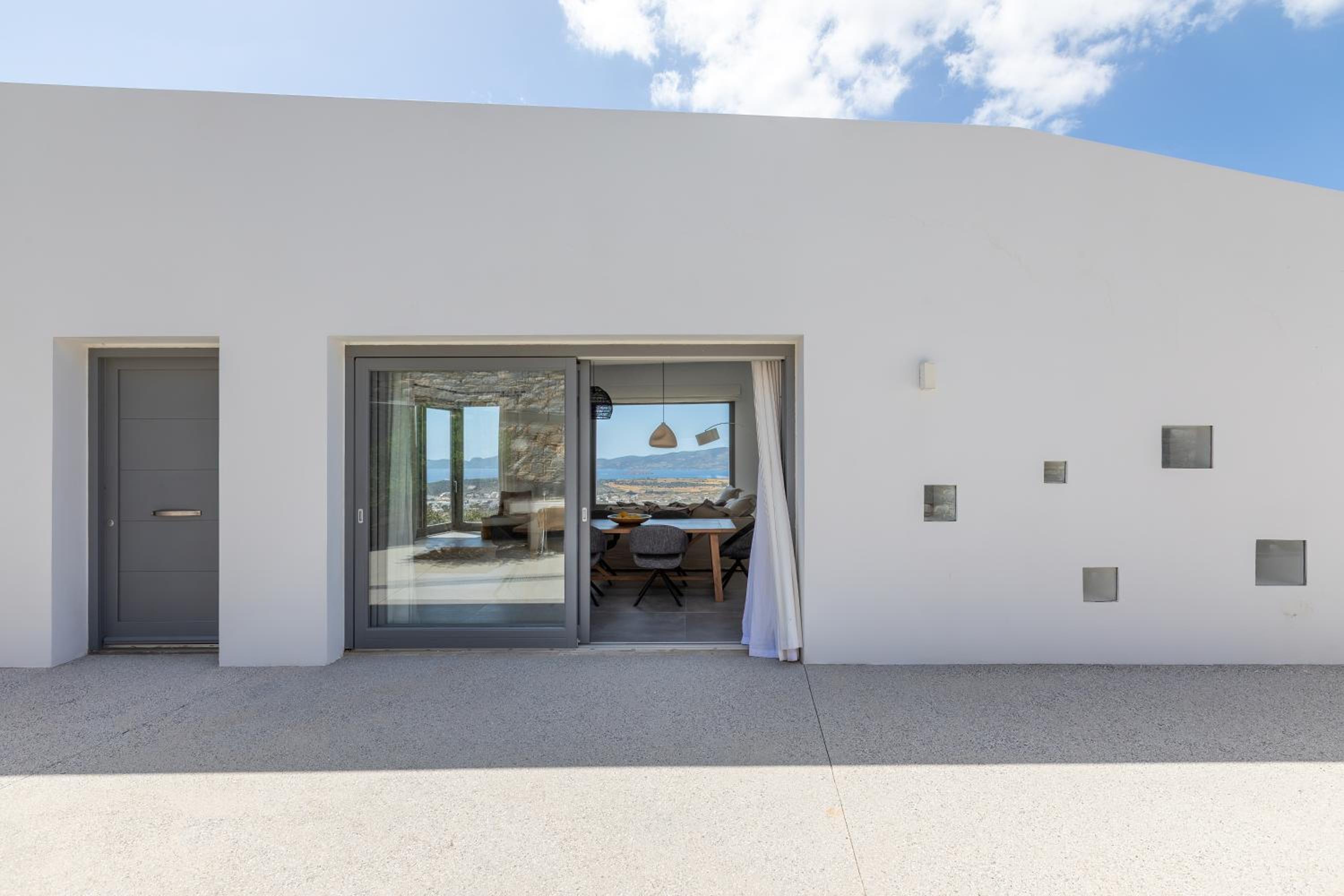 Villa Agkairia