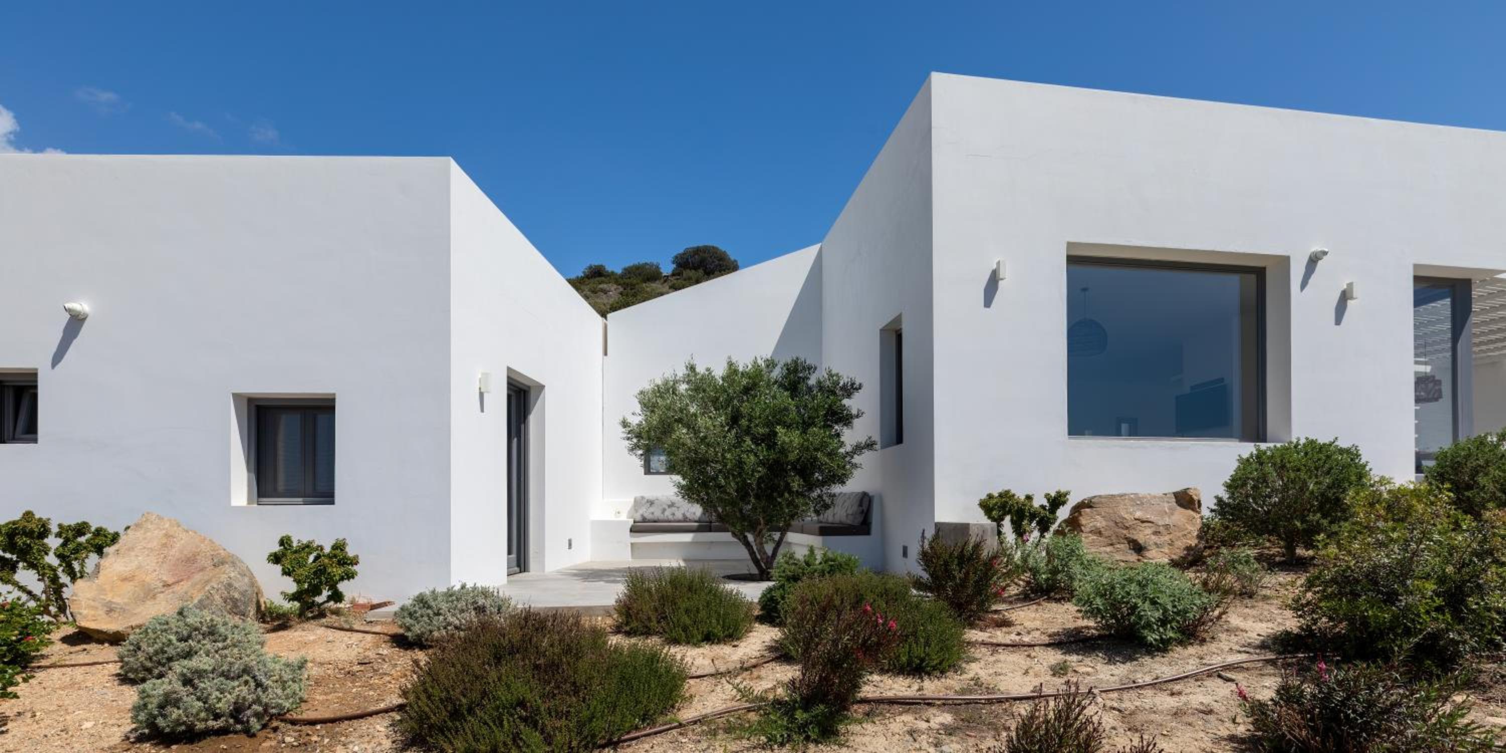 Villa Agkairia
