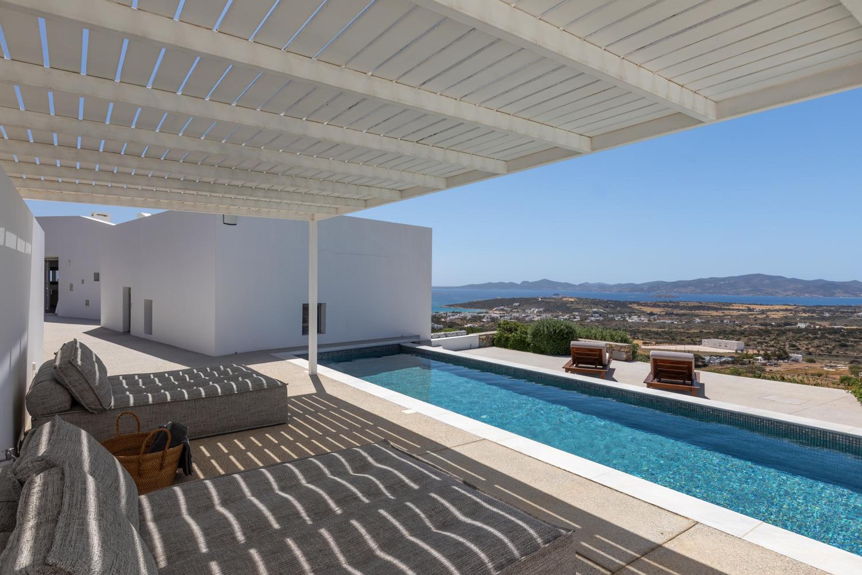 Villa Agkairia