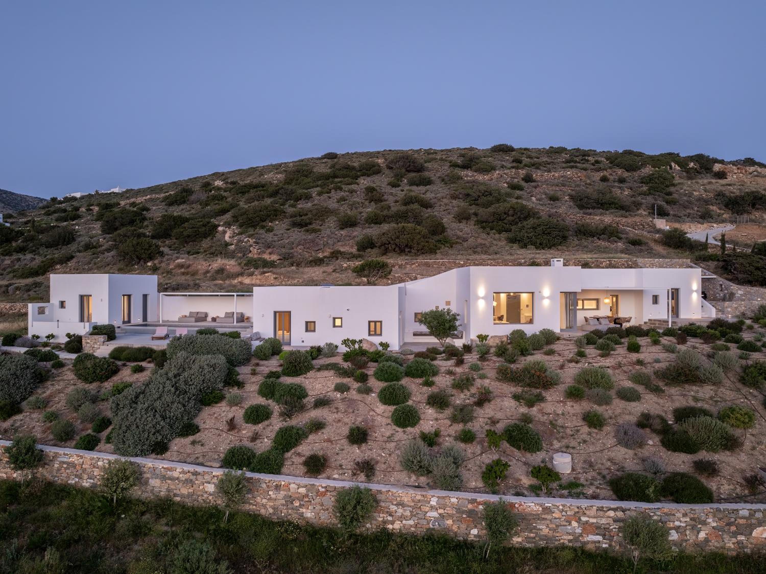 Villa Agkairia