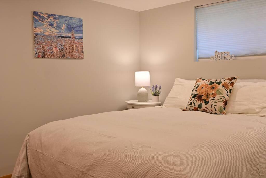 UW Cozy - Quiet Home, Perfect for Family and Group view 5