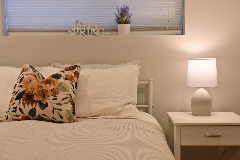 UW Cozy - Quiet Home, Perfect for Family and Group view 2