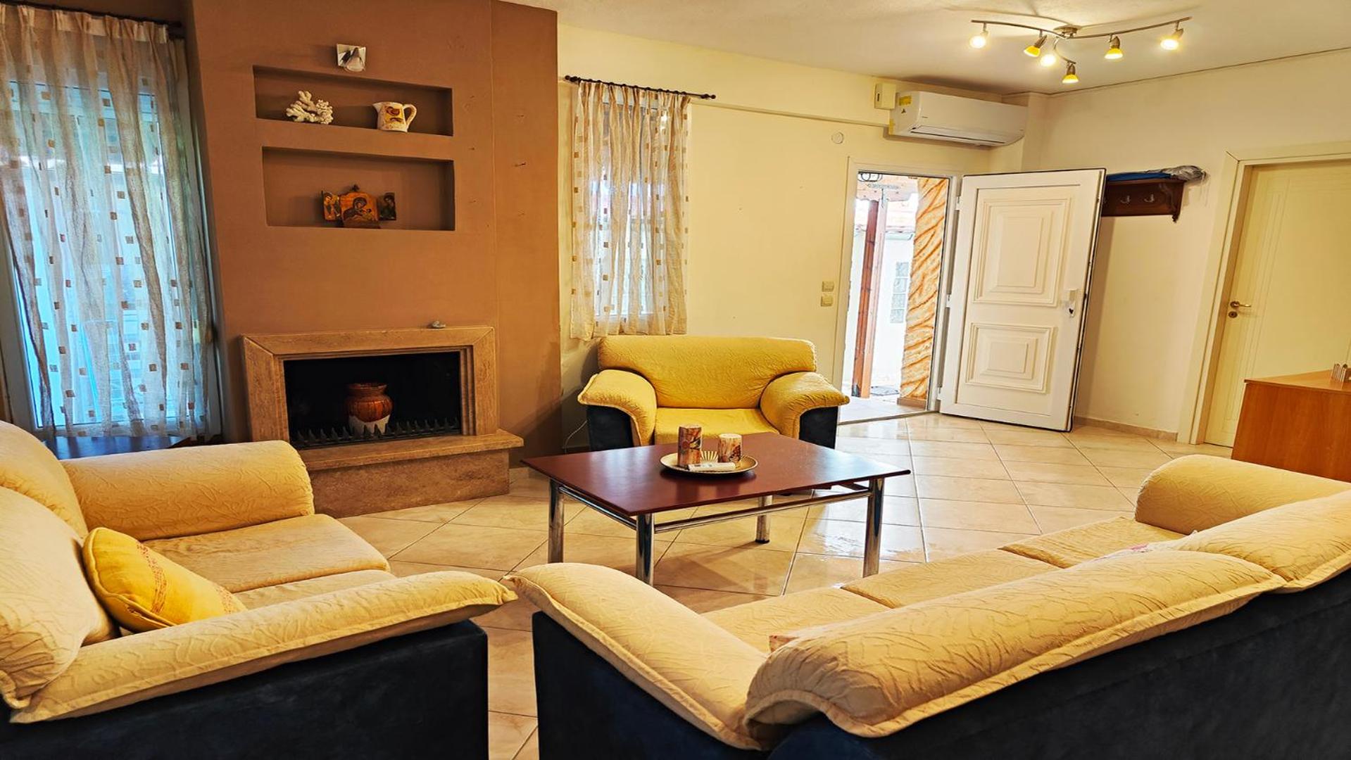 Comfortable Maisonette in Glarokamvos