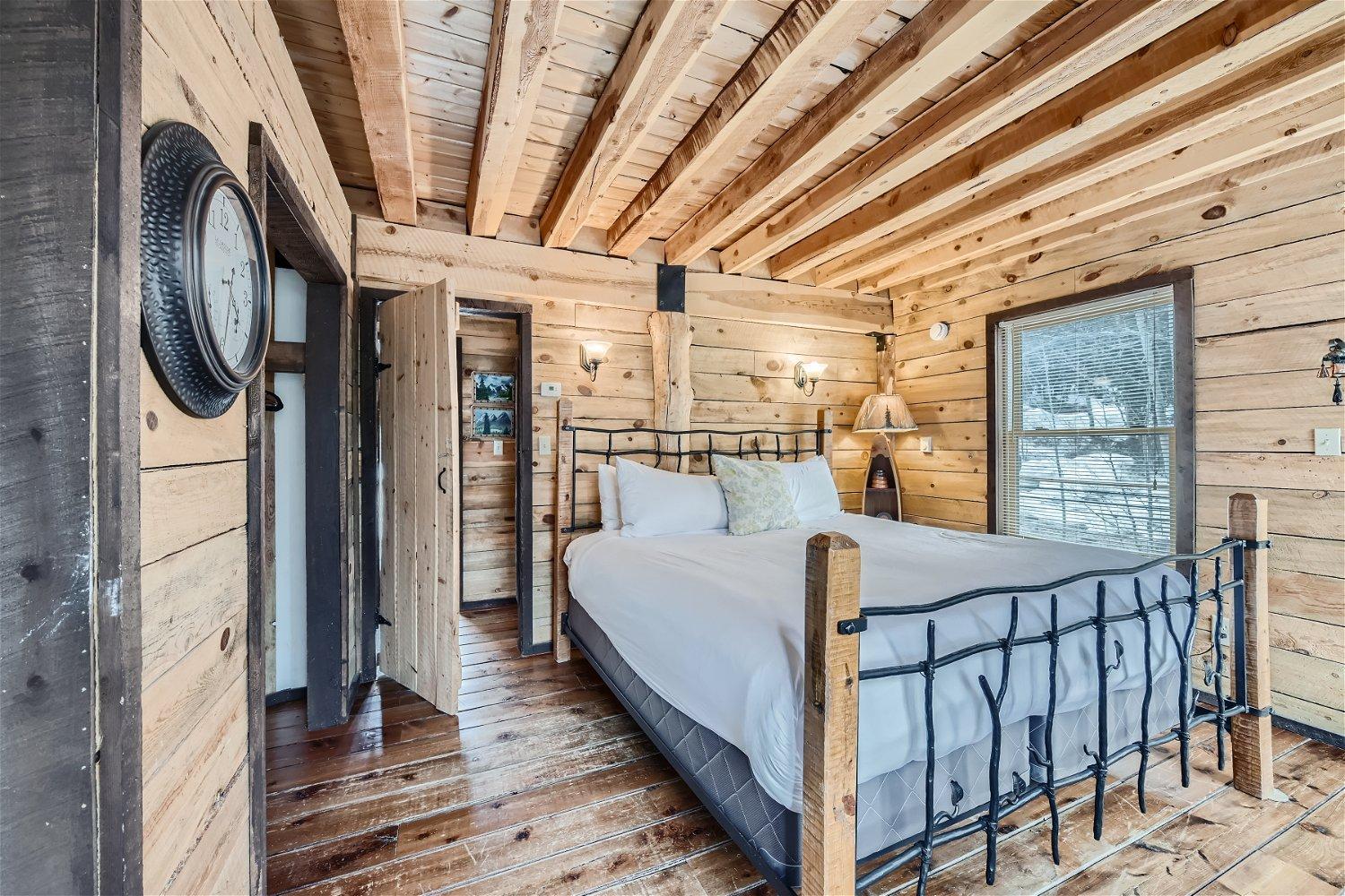 Alma Cabin 30 Mins to Breckenridge - Hot Tub - Game Room - Workstation - Starlink WiFi view 3