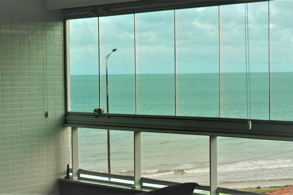João Pessoa, a dois passos do paraíso, 2 suítes com A/C, vista panorâmica para o mar do Bessa, portaria 24h e 2 vagas de garagem