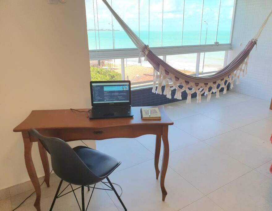 João Pessoa, a dois passos do paraíso, 2 suítes com A/C, vista panorâmica para o mar do Bessa, portaria 24h e 2 vagas de garagem