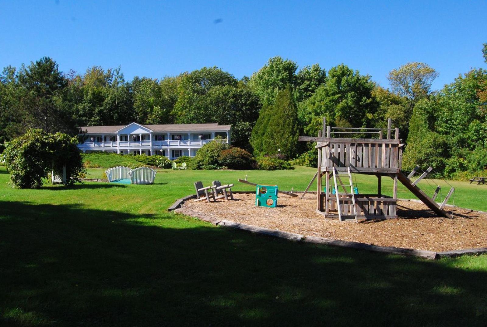 Cedar Crest Inn