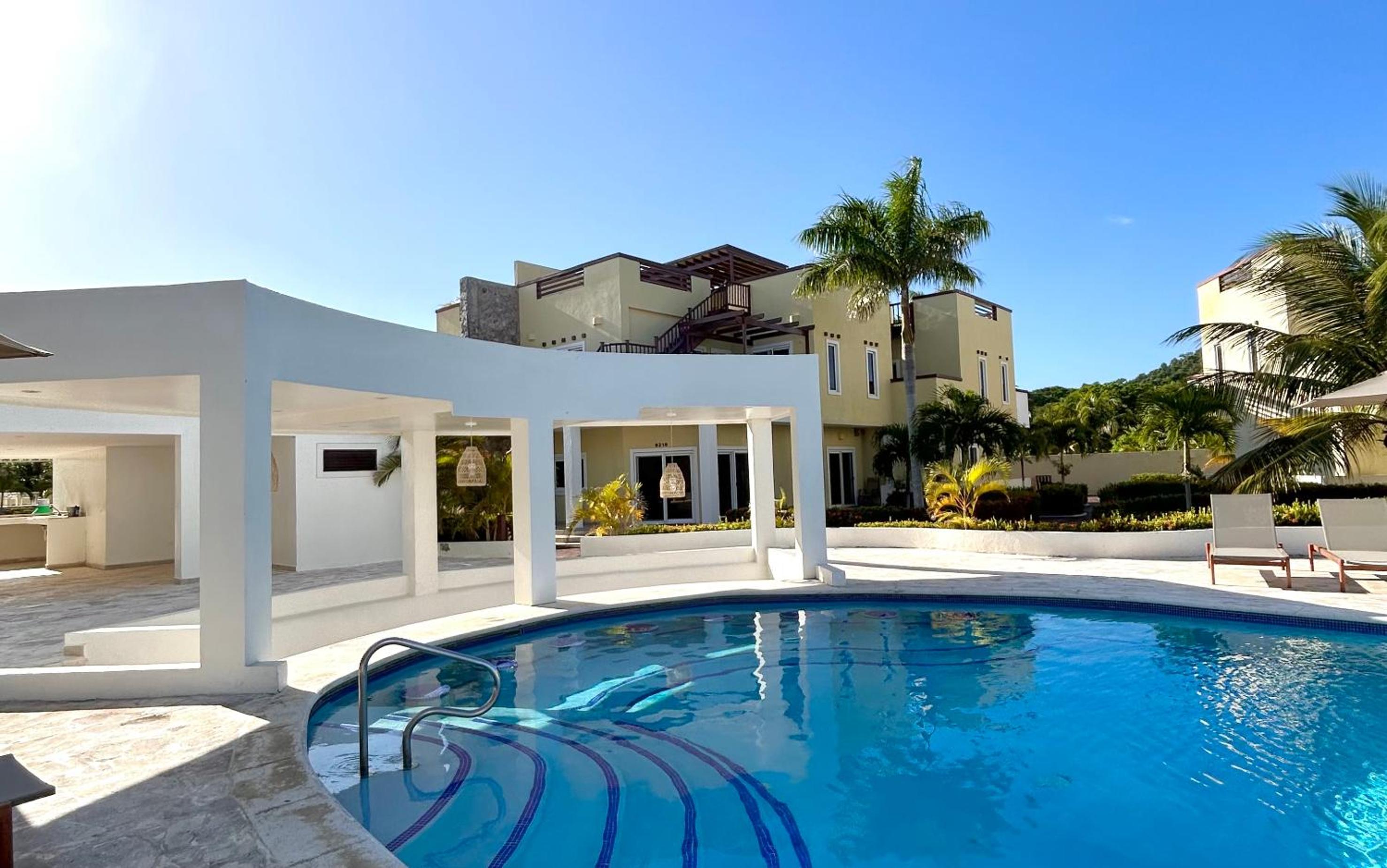 Villa de 2 habitaciones frente al mar Roatán view 4