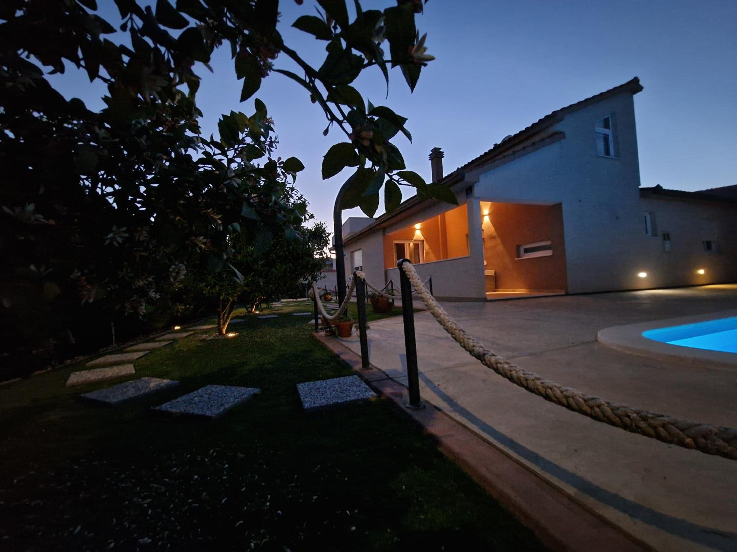 Hotel Beautiful Holiday Home "Villa Luka" - Image 1