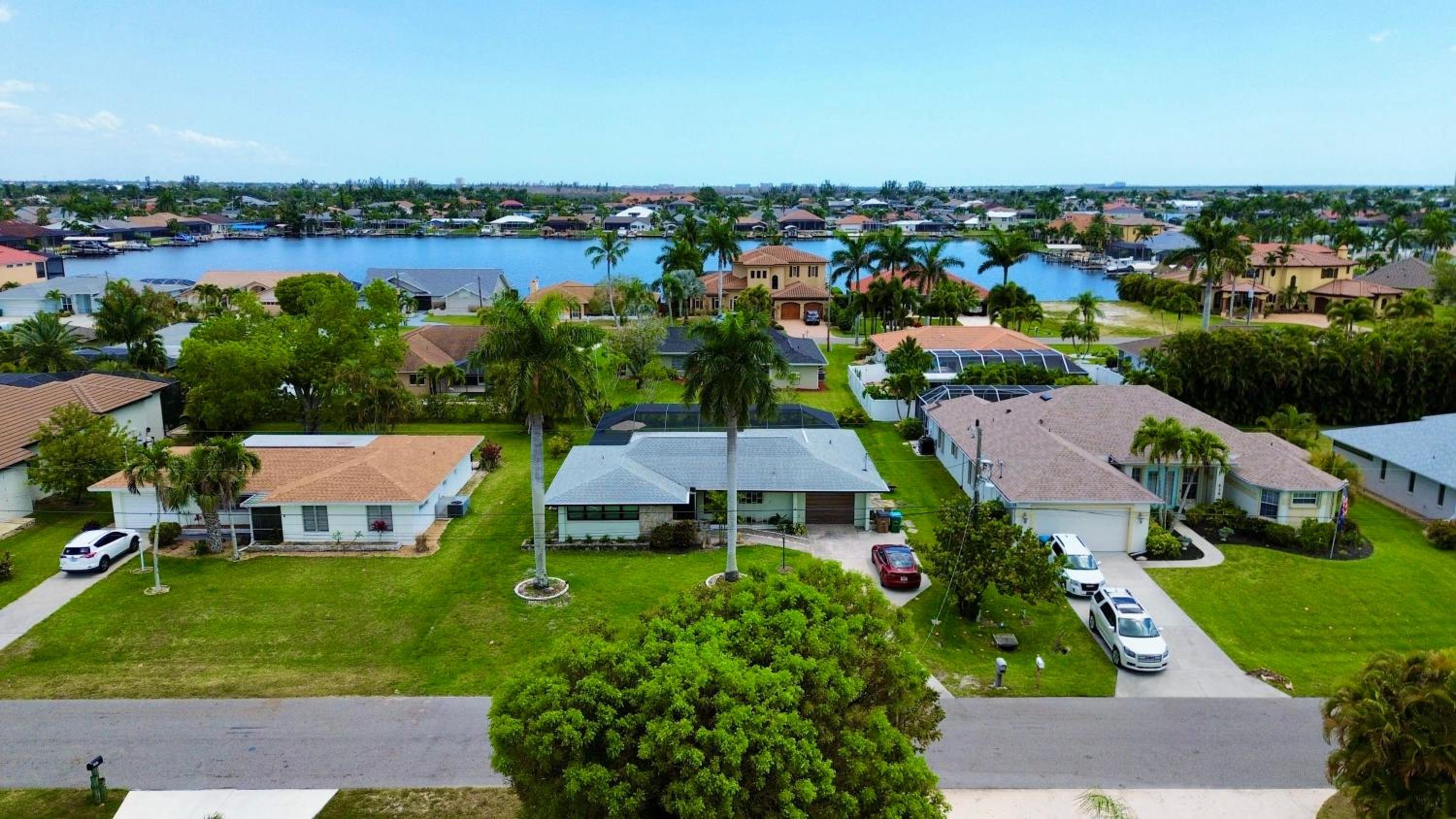 Family Fun-Prime Location Heated Pool Sleeps10 Villa view 4