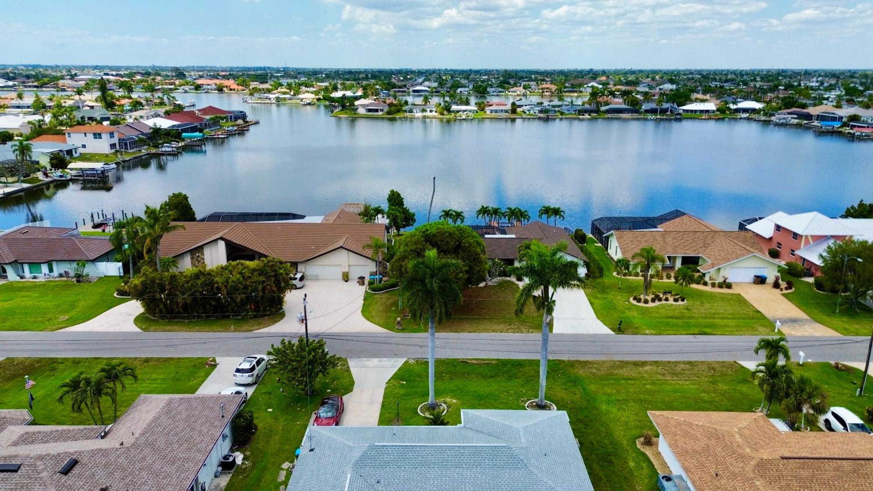 Family Fun-Prime Location Heated Pool Sleeps10 Villa view 3