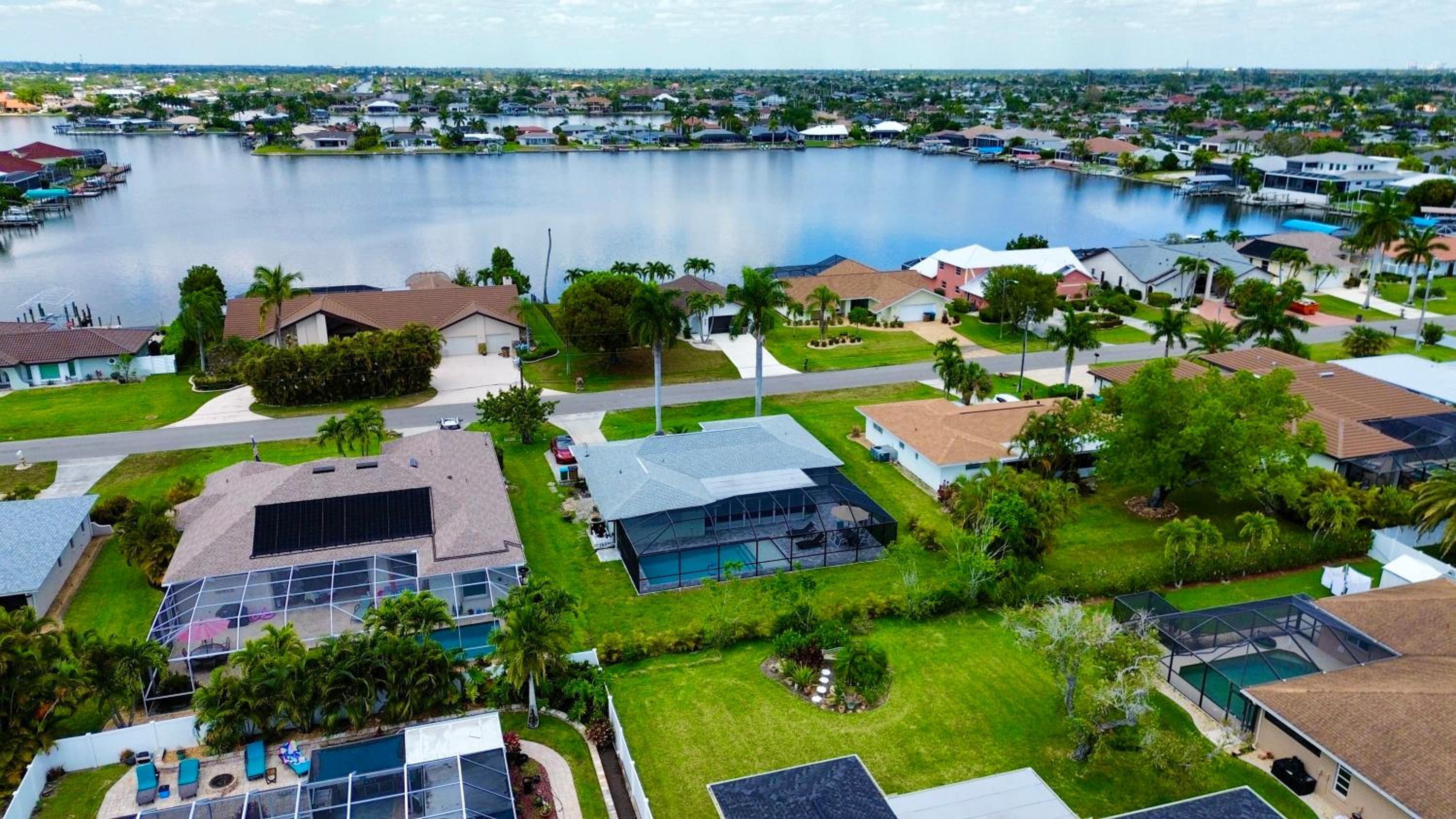 Family Fun-Prime Location Heated Pool Sleeps10 Villa view 5