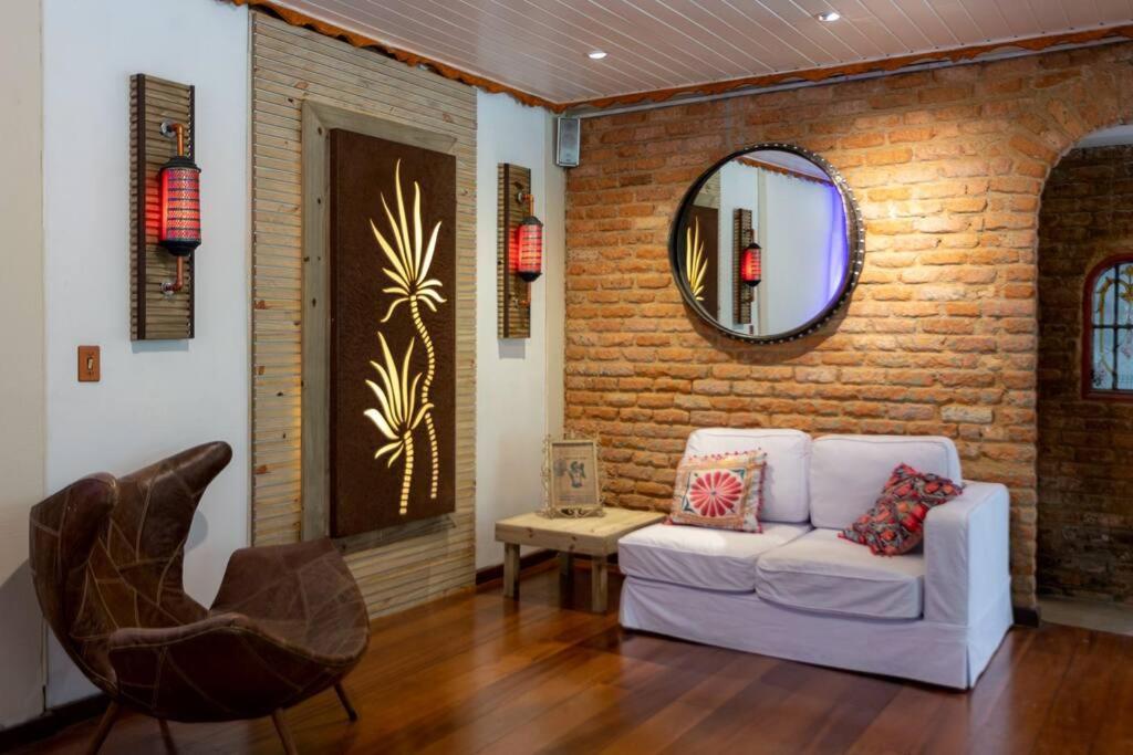 Cabana Boutique na Serra com piscina natural