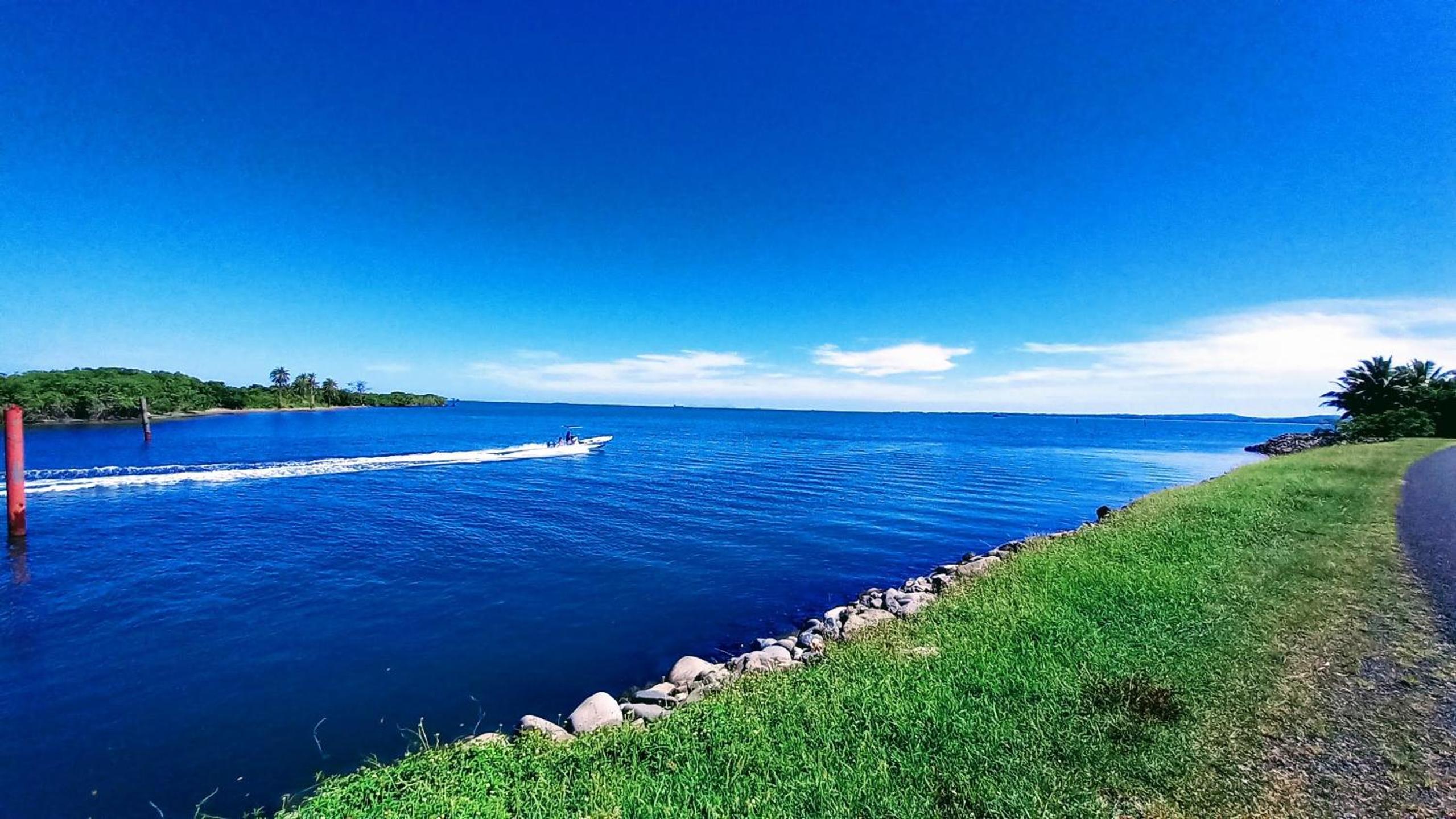 Waterfront Sunset Apartment Nadi