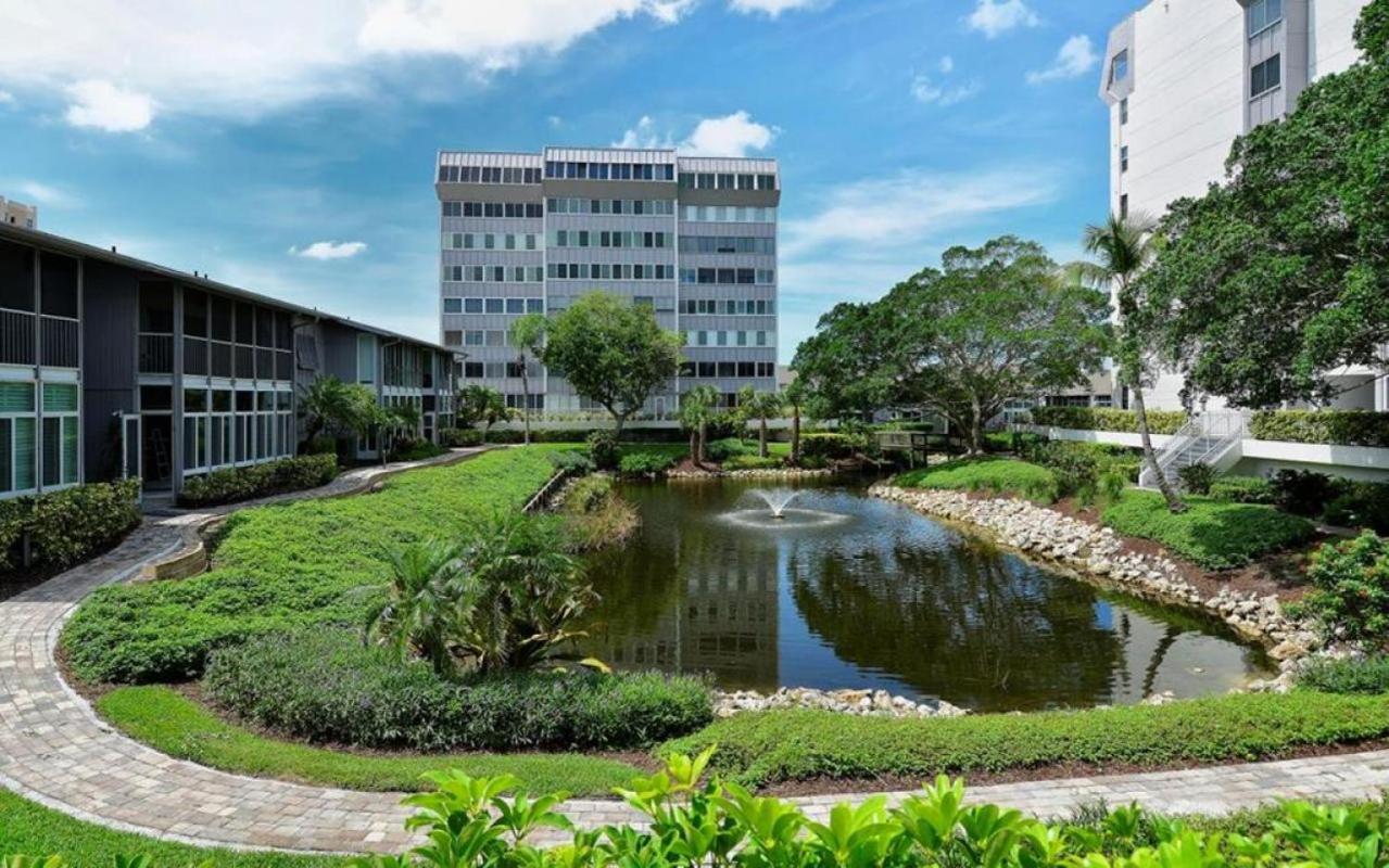1125-102 Experience Our Exquisitely Remodeled Condo view 5
