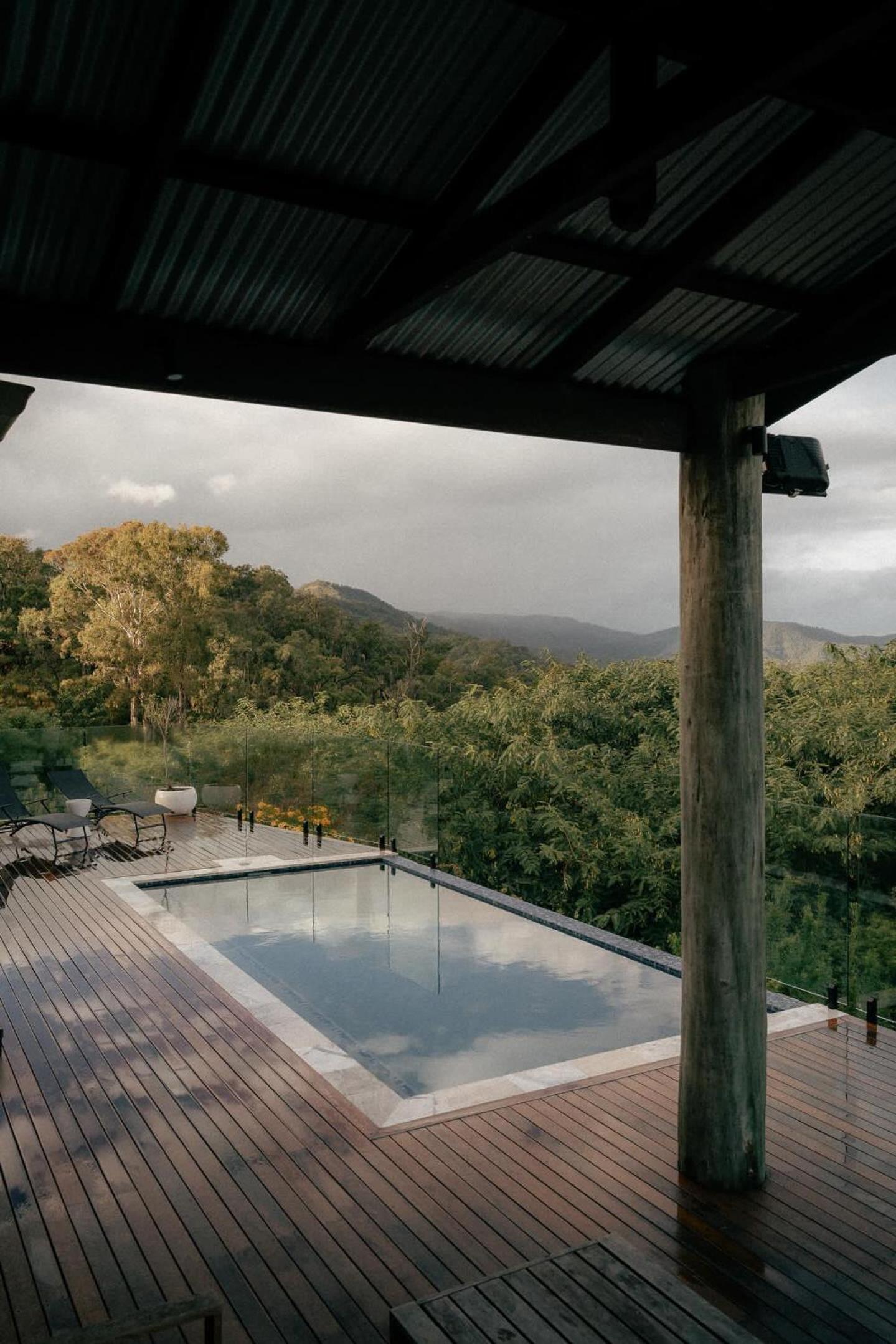 Luxurious Hinterland Guest House with HEATED POOL Sleeps 10 Brisbane Scenic Rim Gold Coast