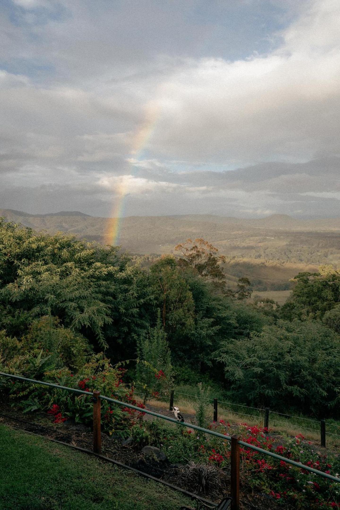 Luxurious Hinterland Guest House with HEATED POOL Sleeps 10 Brisbane Scenic Rim Gold Coast