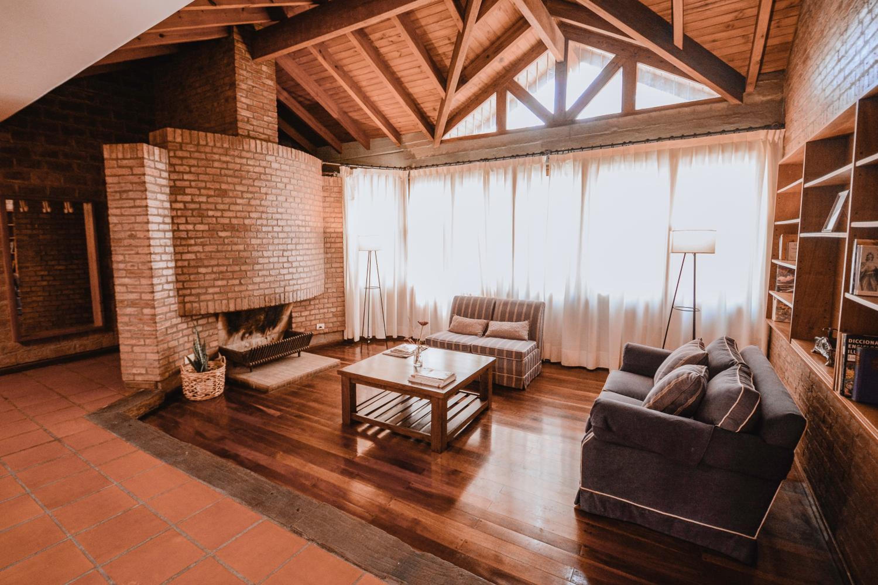 Excelente ubicacion! Casa grande con parrilla