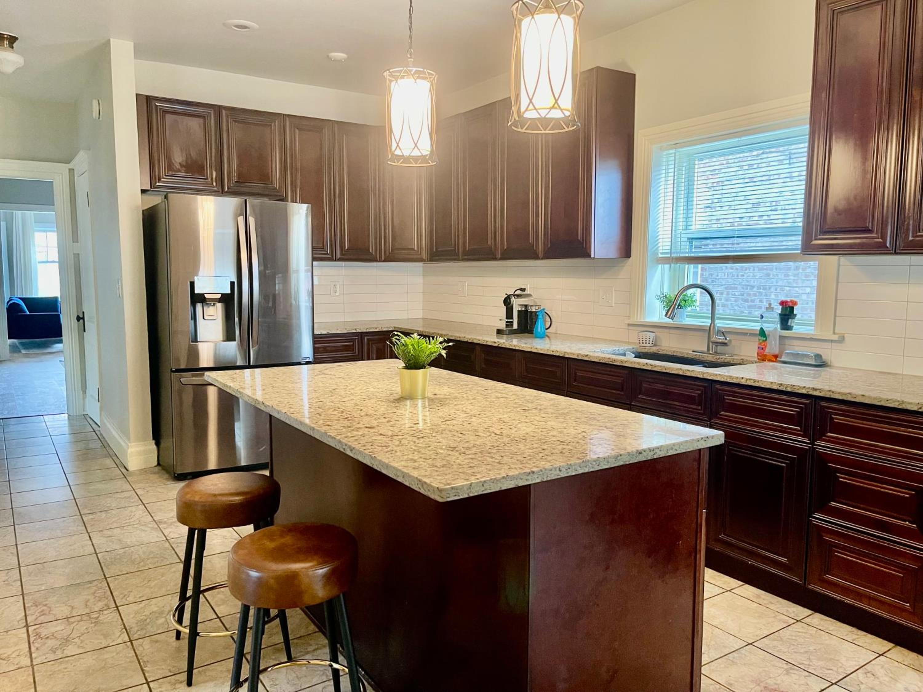 Lovely vintage Oak Park 3bd 1ba perfectly located near public transit & Chicago