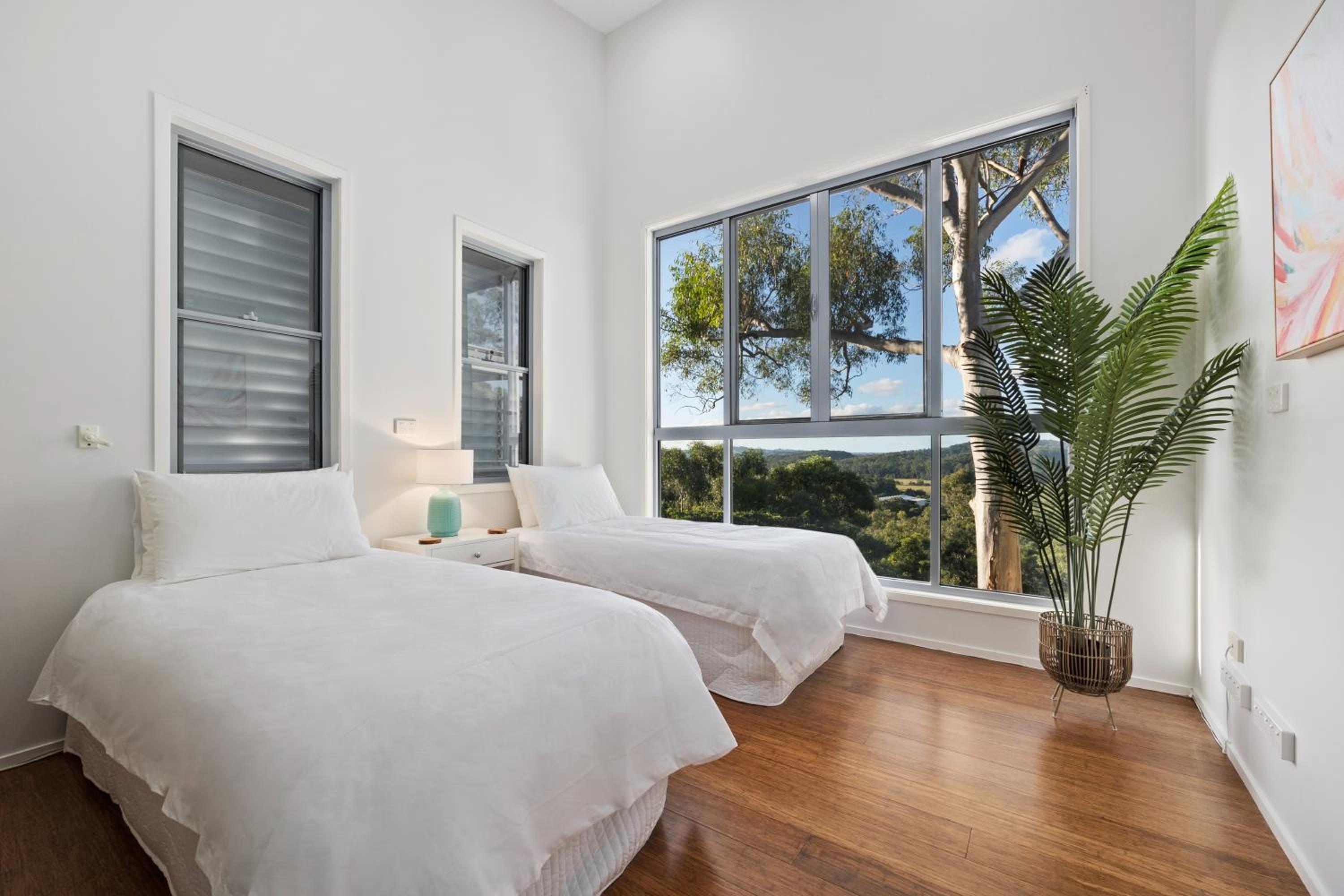 Hinterland Dreamers Poolside Retreat