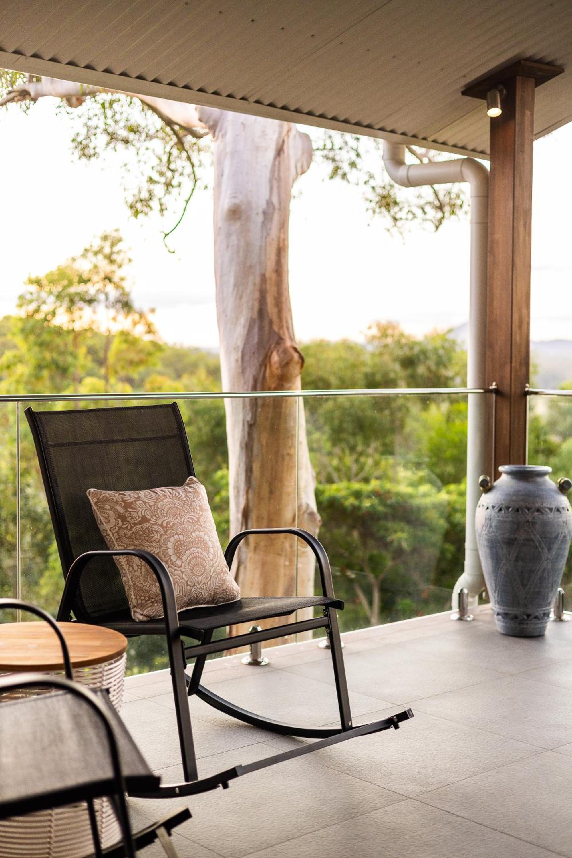 Hinterland Dreamers Poolside Retreat