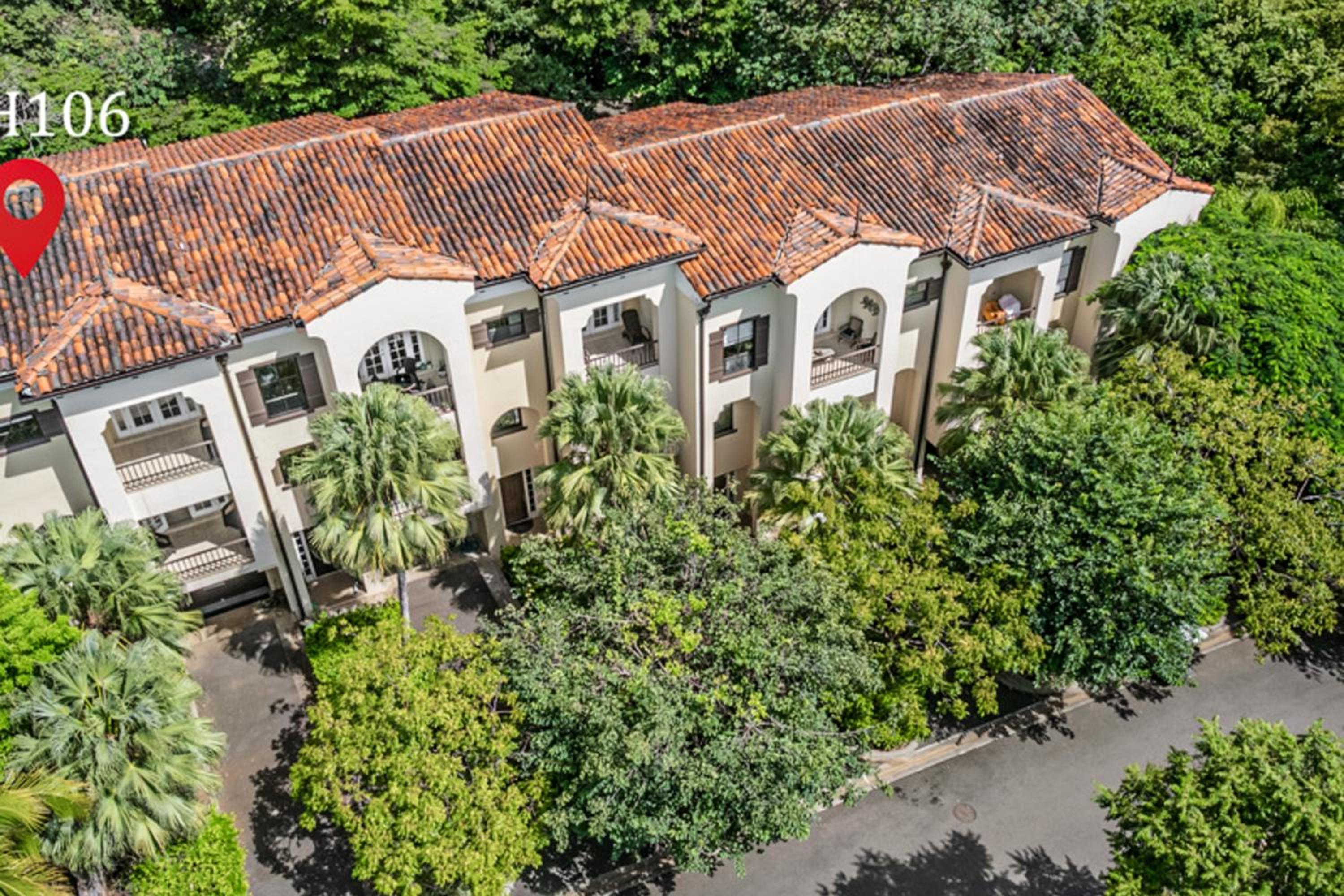Pacifico Townhouse 106