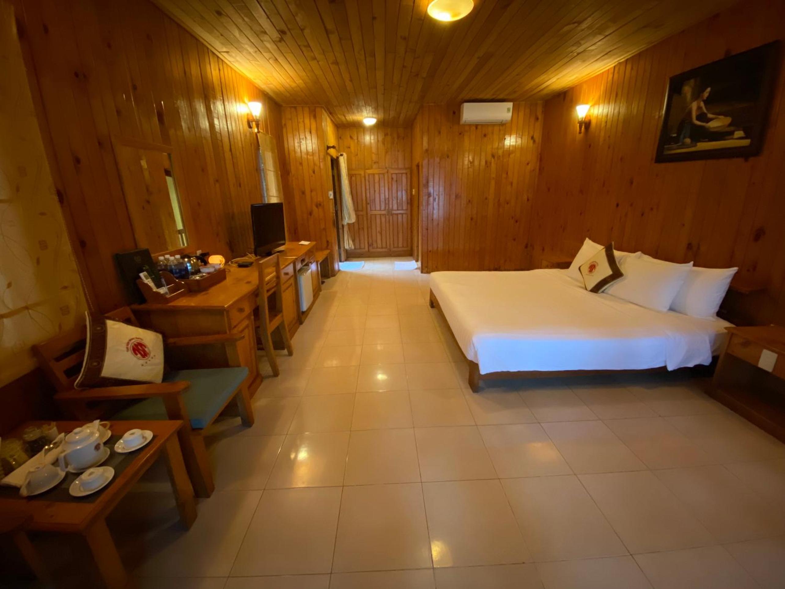 Tan Son Nhat Con Dao Resort